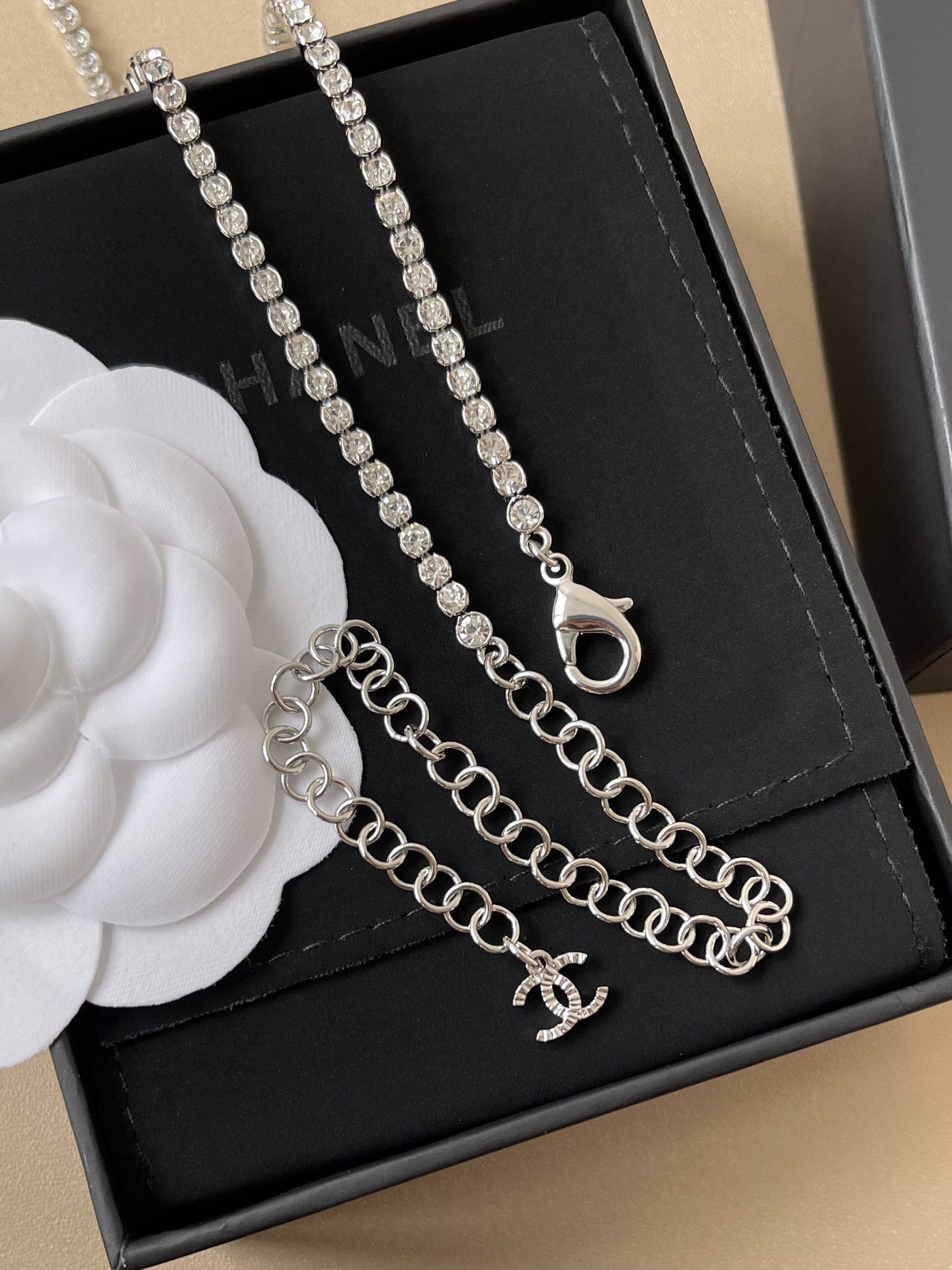 Elegant Chanel CC Logo Tennis Necklace with Gold-Tone Accents