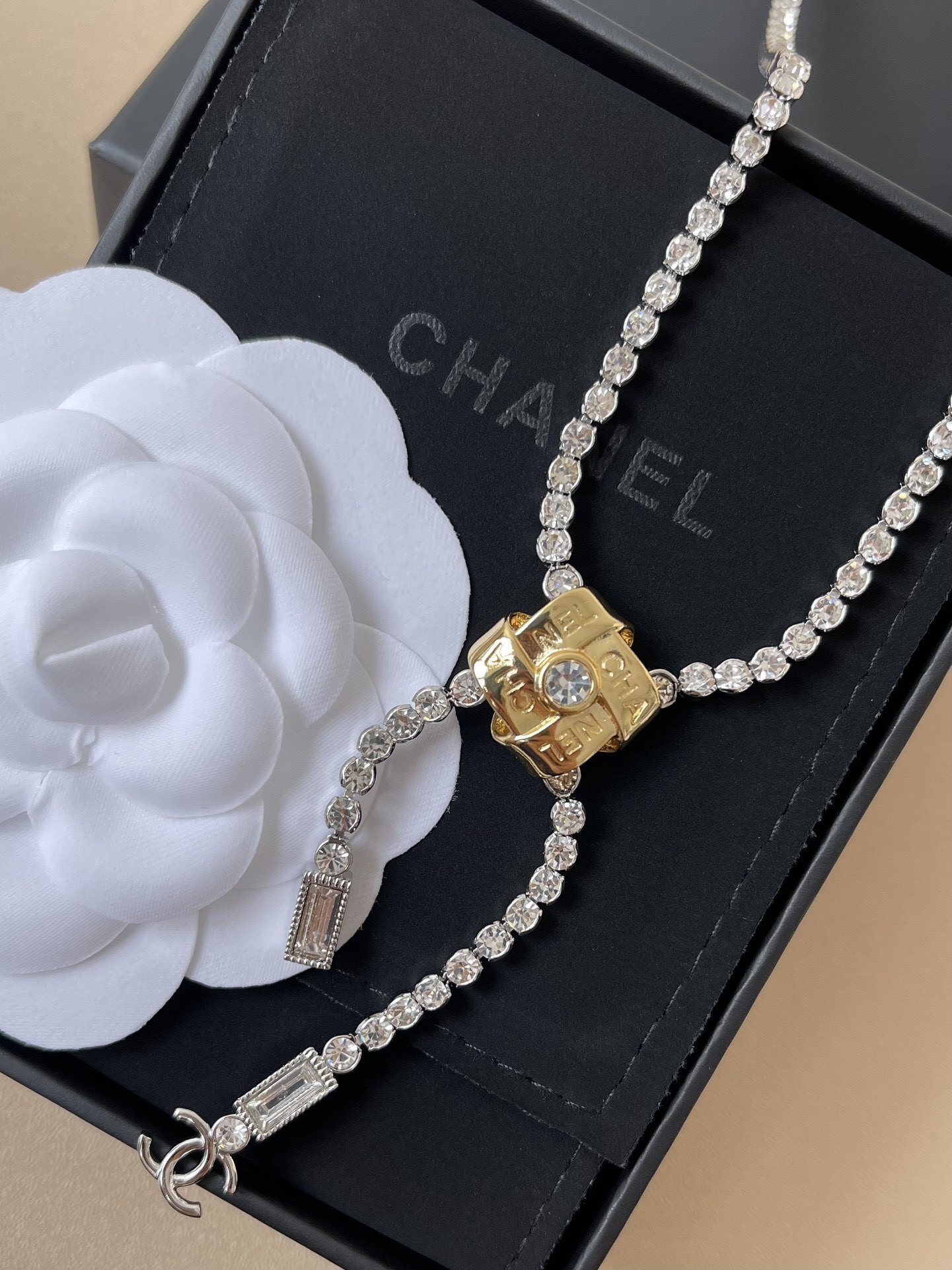 Elegant Chanel CC Logo Tennis Necklace with Gold-Tone Accents