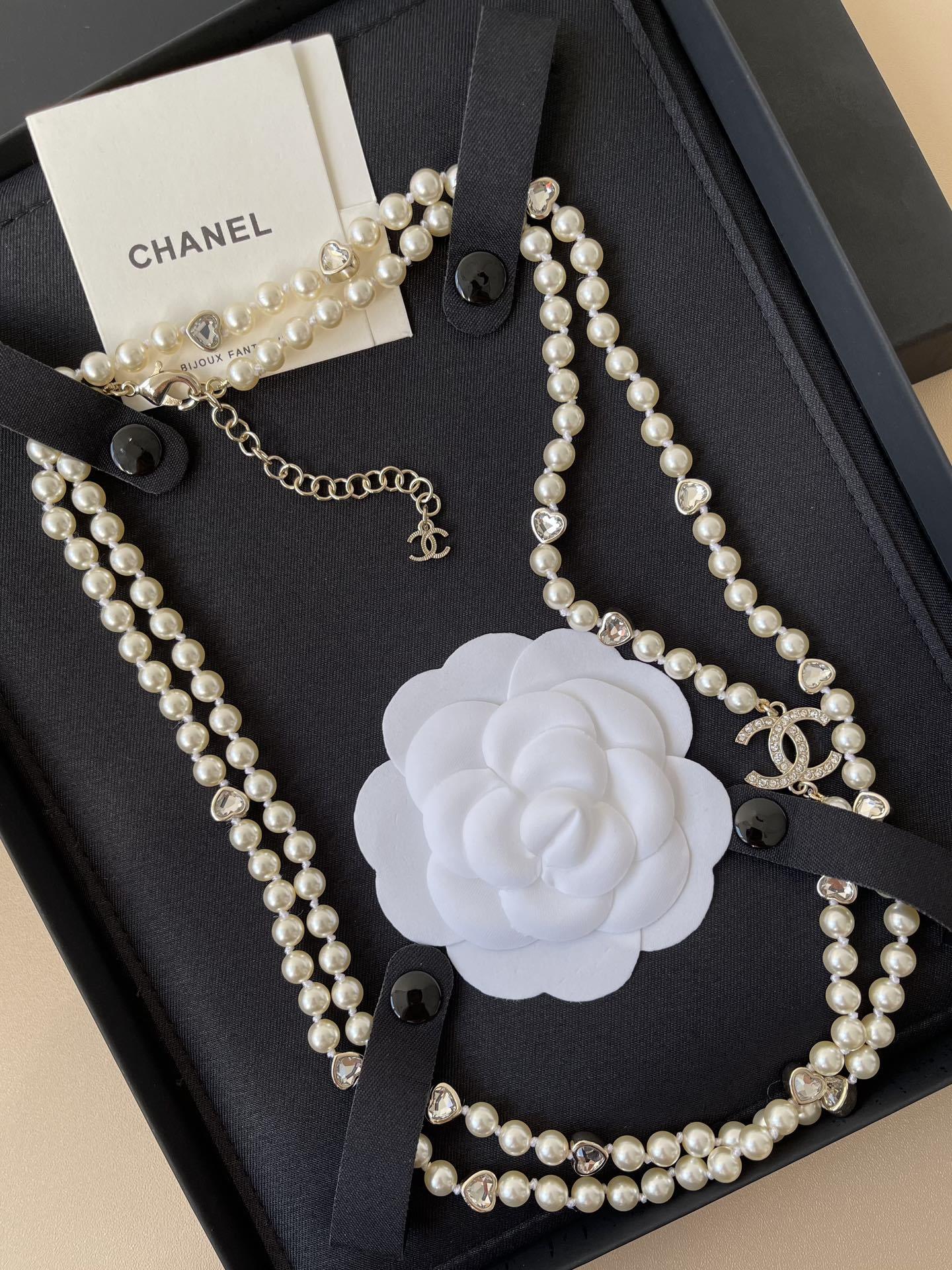 Chanel CC Logo Pearl Long Necklace with Crystal Hearts - FW 2025/26
