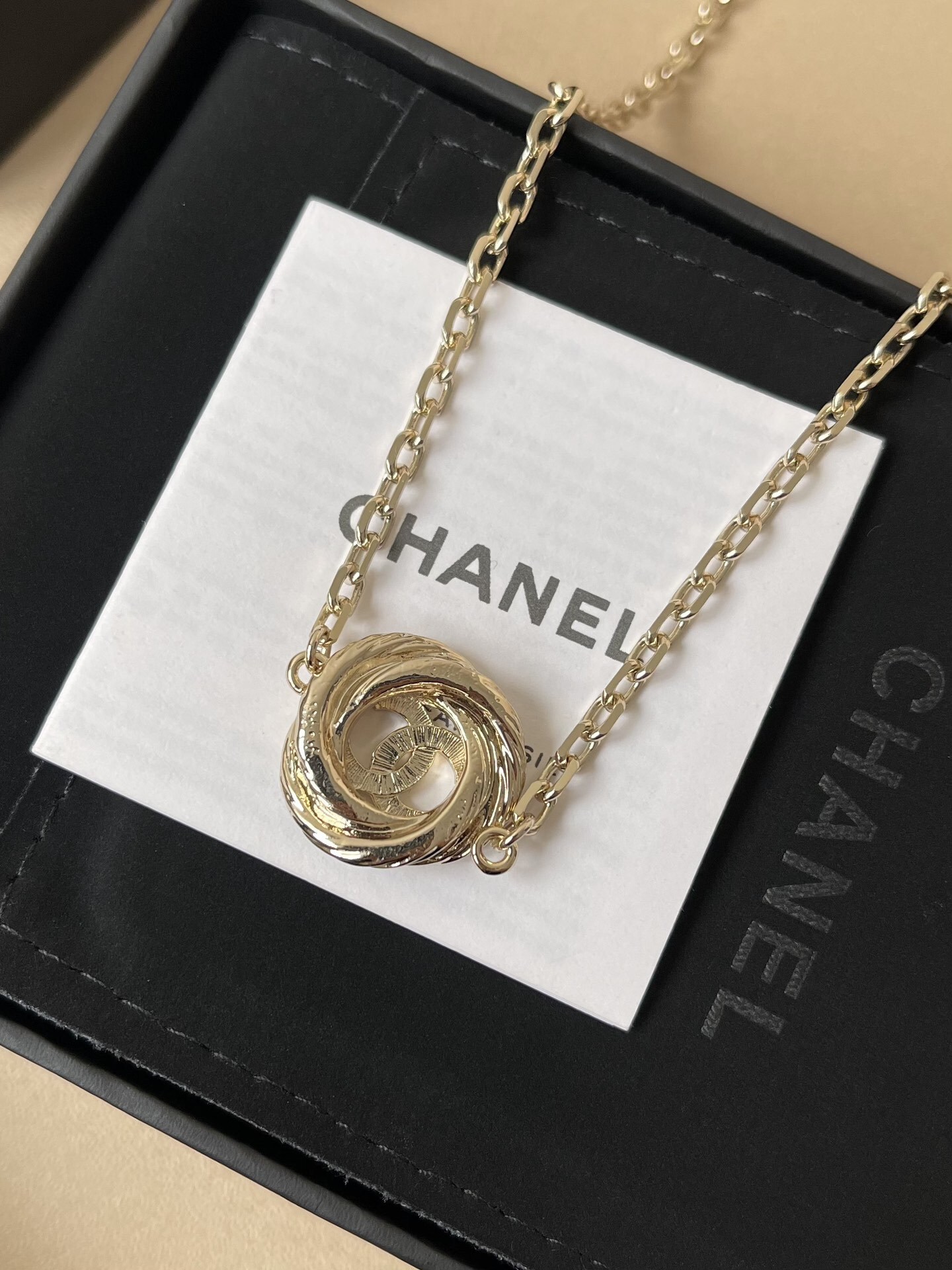 Luxury Chanel CC Logo Twisted Crystal Necklace & Earrings Set