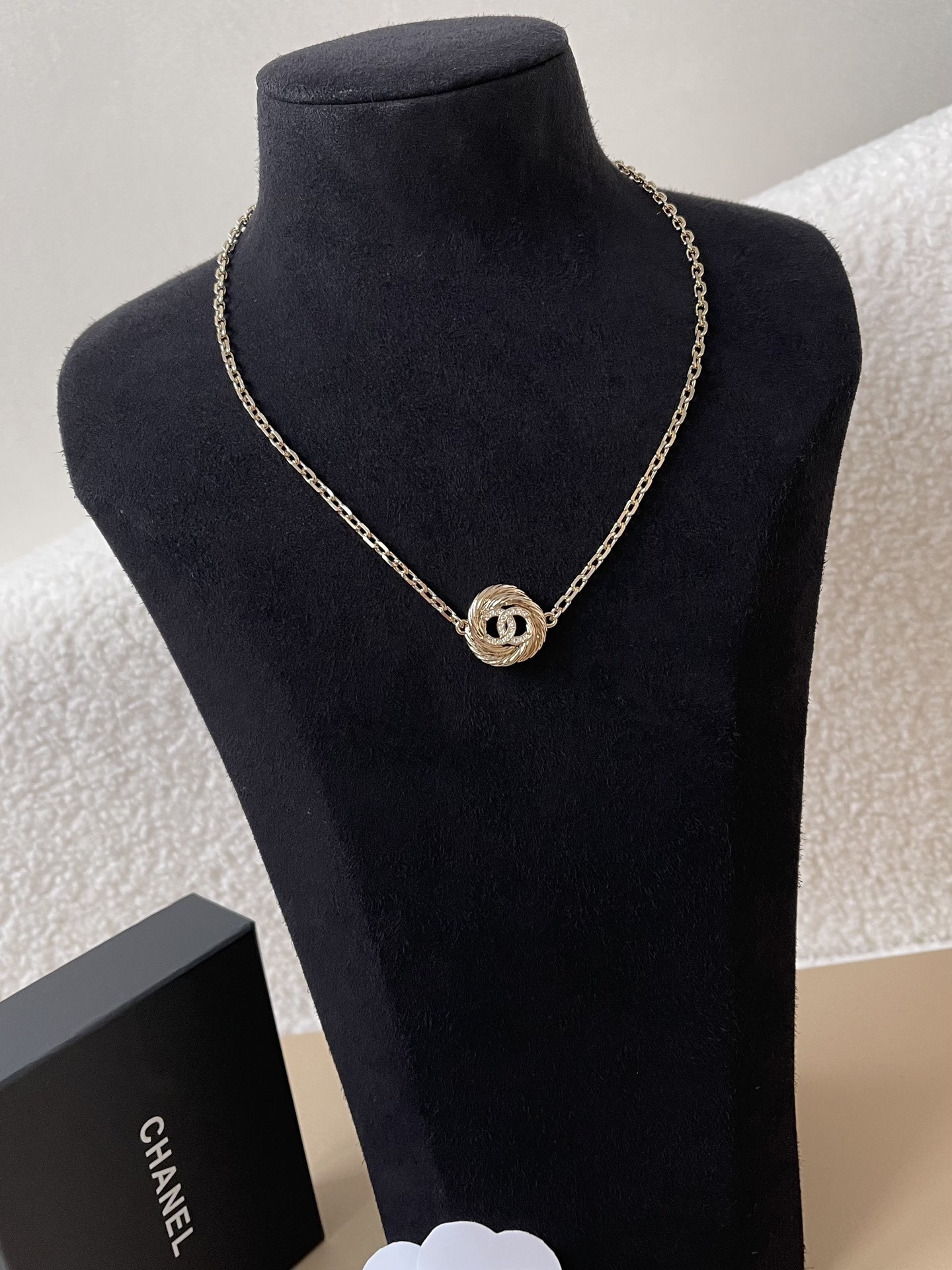 Luxury Chanel CC Logo Twisted Crystal Necklace & Earrings Set