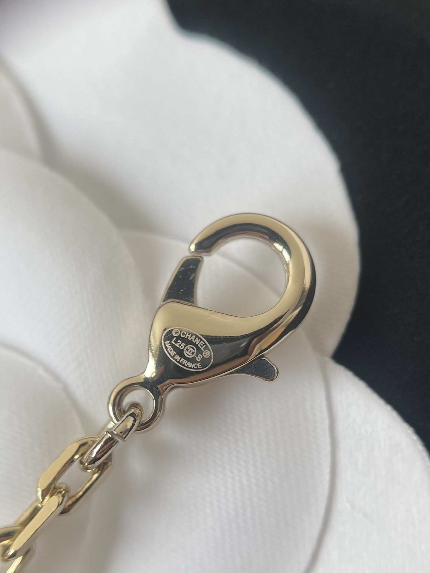 Chanel CC Logo Pearl Necklace - Elegant Gold & Crystal Luxury Jewelry