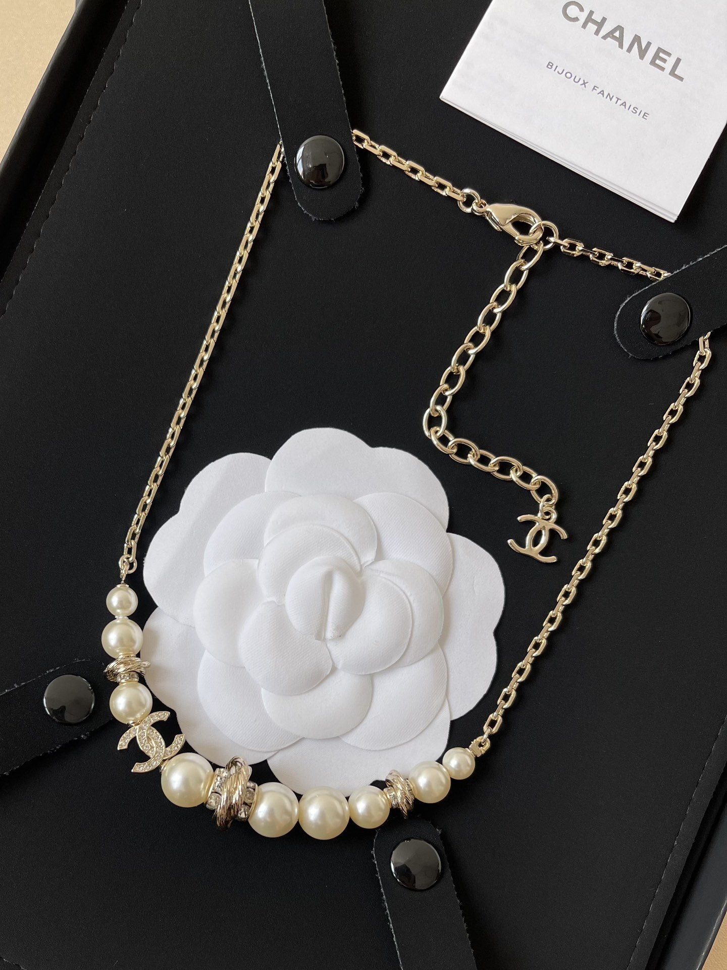 Chanel CC Logo Pearl Necklace - Elegant Gold & Crystal Luxury Jewelry