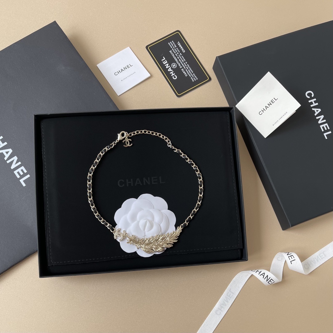 Luxury Gold Feather CC Logo Necklace with Interwoven Leather