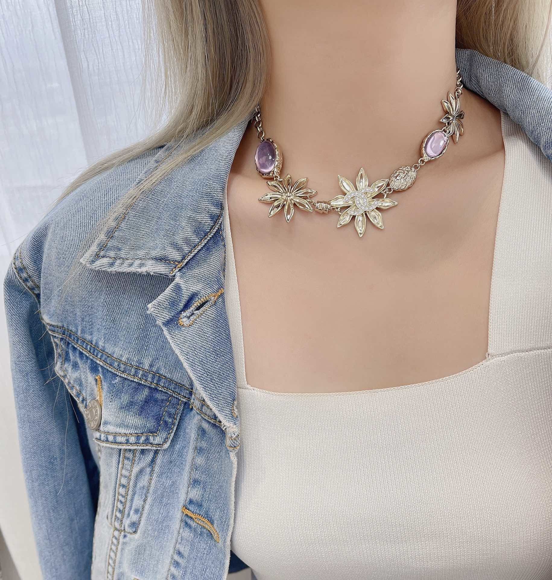 Chanel Gold & Pink Crystal Floral Necklace - 2024/25 Métiers d'Art