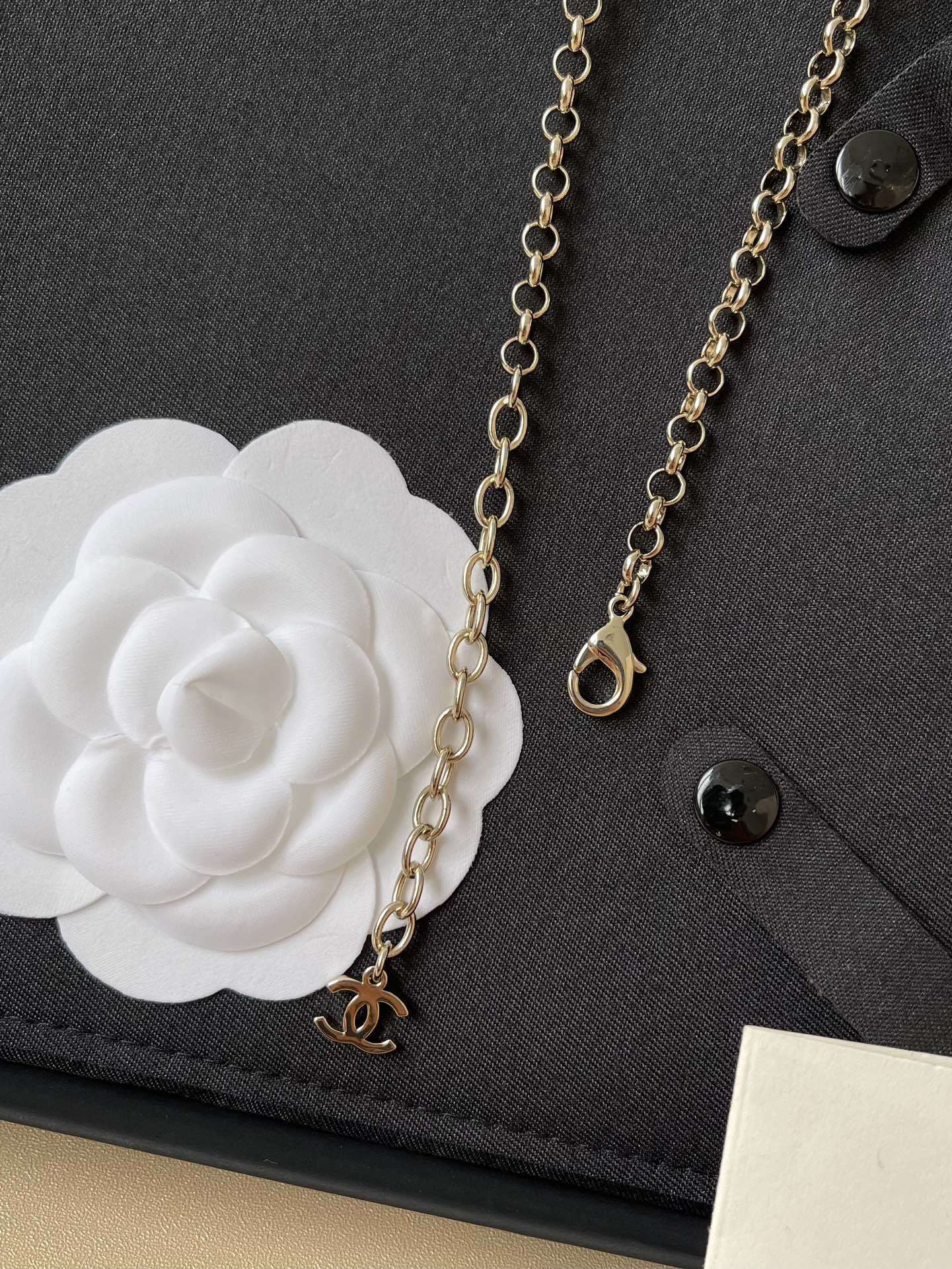 Chanel Gold & Pink Crystal Floral Necklace - 2024/25 Métiers d'Art