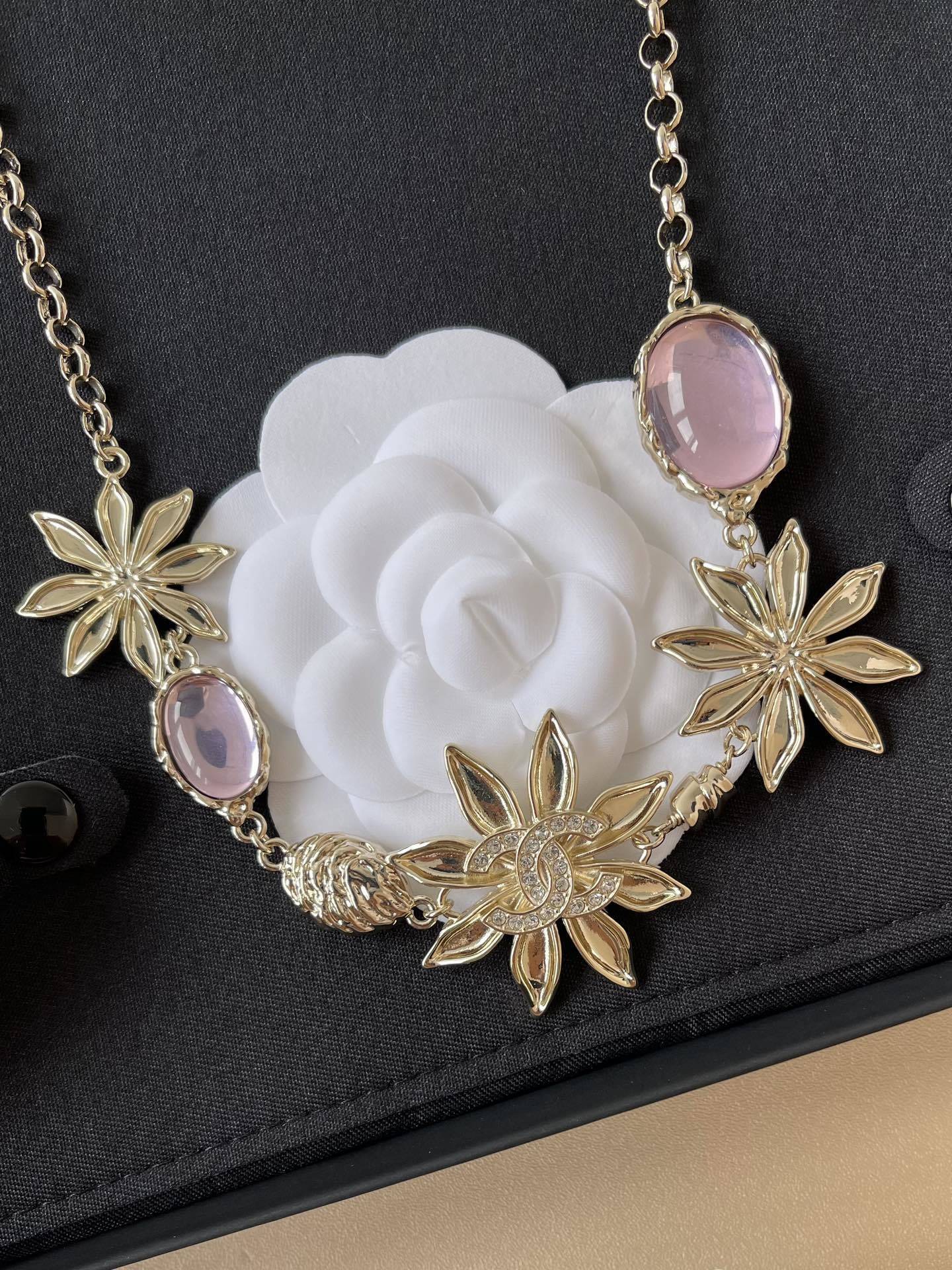 Chanel Gold & Pink Crystal Floral Necklace - 2024/25 Métiers d'Art