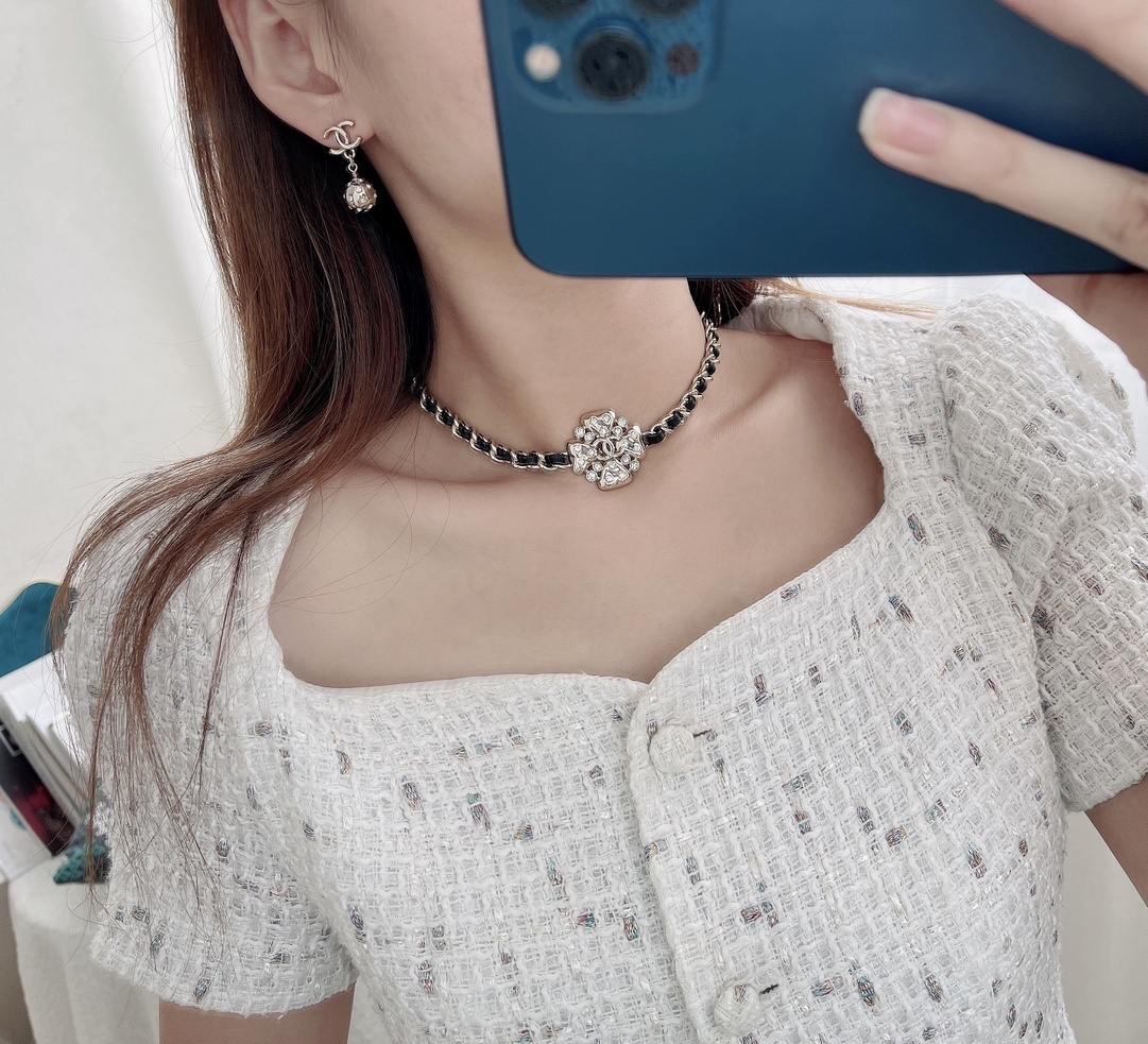 Designer Crystal Camellia Flower Leather Chain Choker Necklace