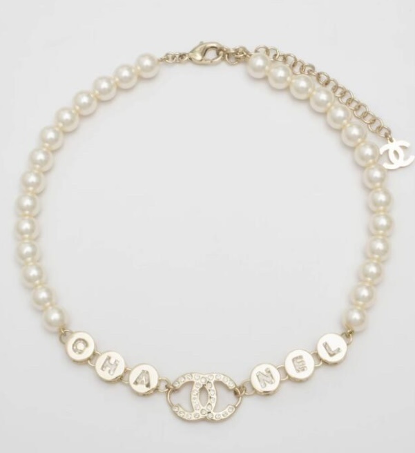 Luxury Pearl Choker with Crystal Interlocking CC & Chanel Charms