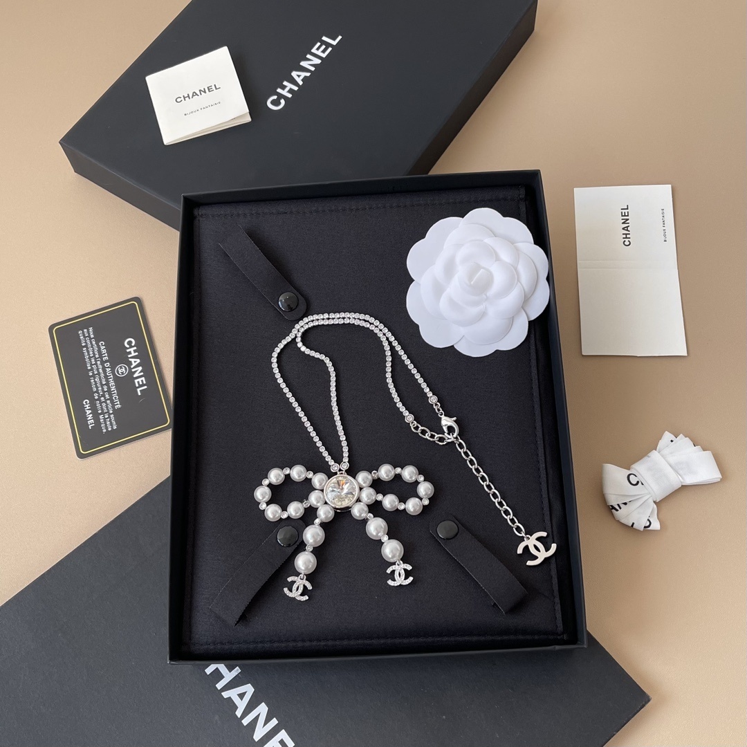 Elegant Pearl & Crystal Bow Necklace - Designer CC Logo Jewelry