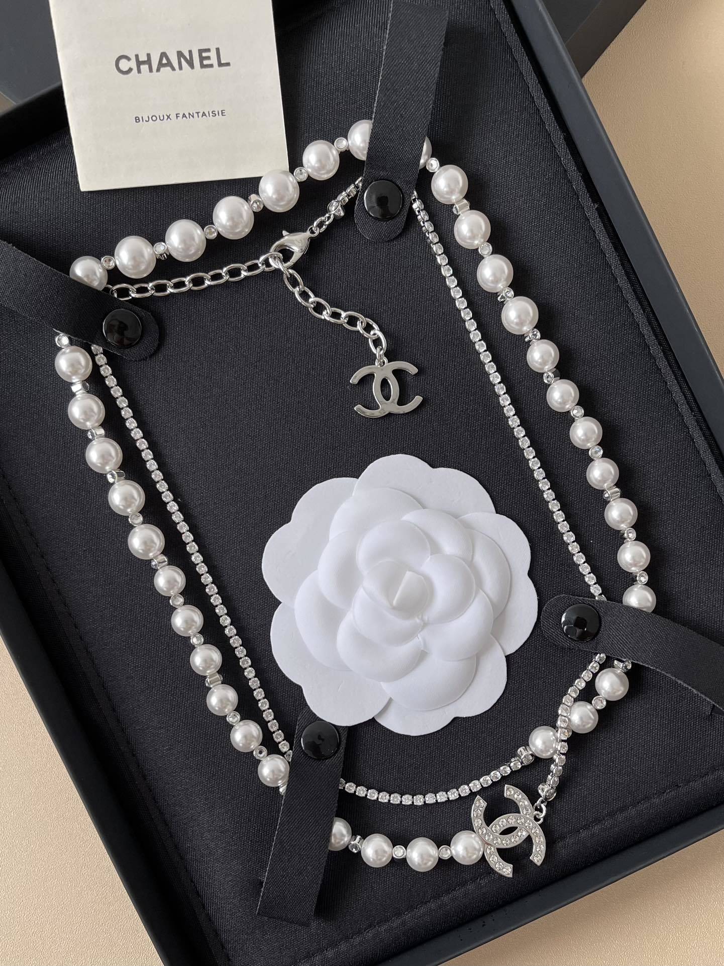 Luxury Crystal CC Long Pearl Necklace - Elegant Silver Layered Chain