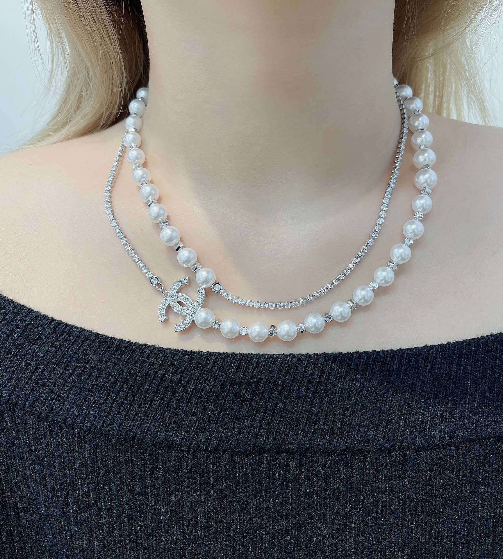 Luxury Crystal CC Long Pearl Necklace - Elegant Silver Layered Chain