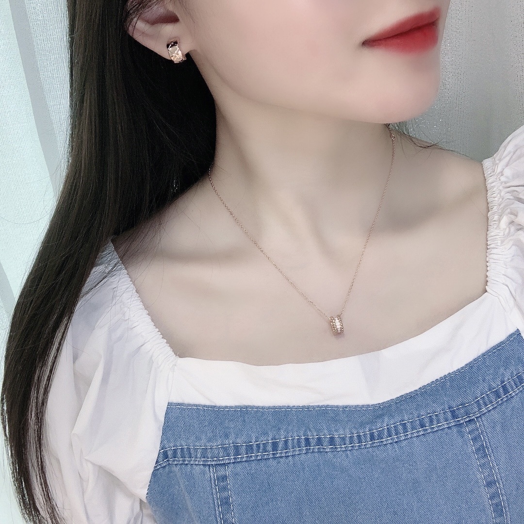 Chanel Coco Crush Inspired Quilted Jewelry Set – Rose Gold