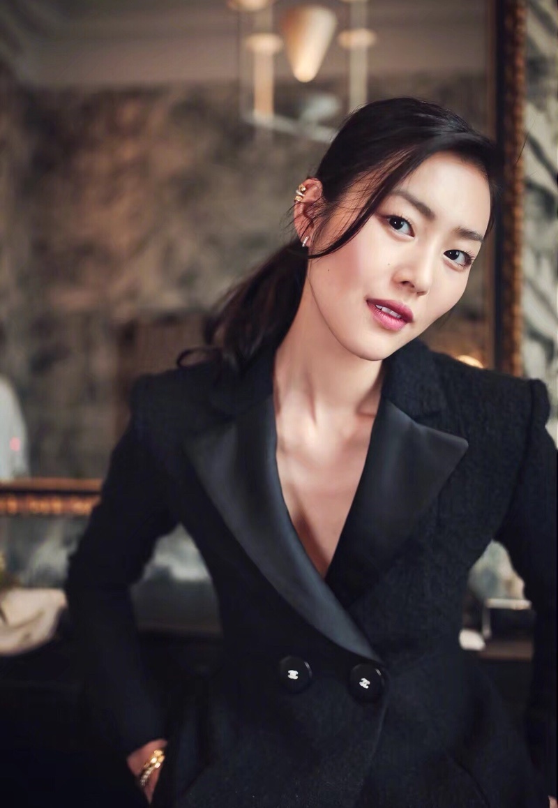 Chanel Coco Crush Quilted Motif Hoop Earrings - Gold & Silver