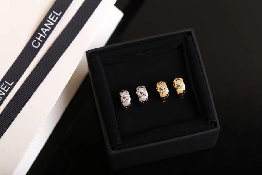 Elegant Quilted Diamond Hoop Earrings - Premium Luxury Jewelry