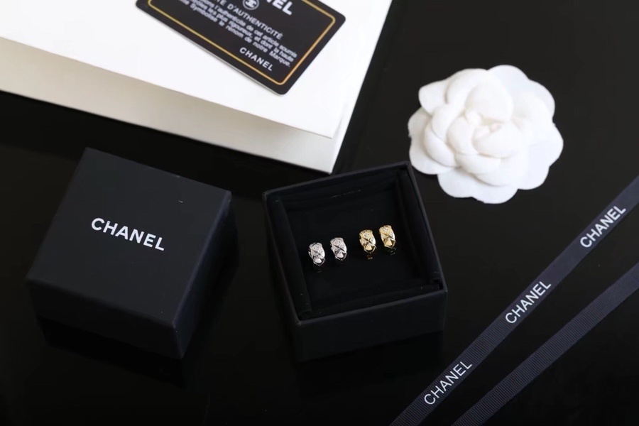 Elegant Quilted Diamond Hoop Earrings - Premium Luxury Jewelry