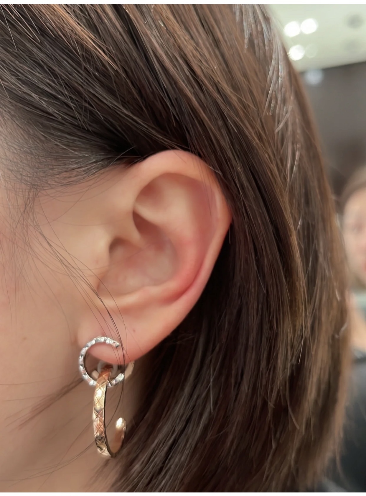 Coco Crush Hoop Earrings in 18K Beige & White Gold Quilted Design