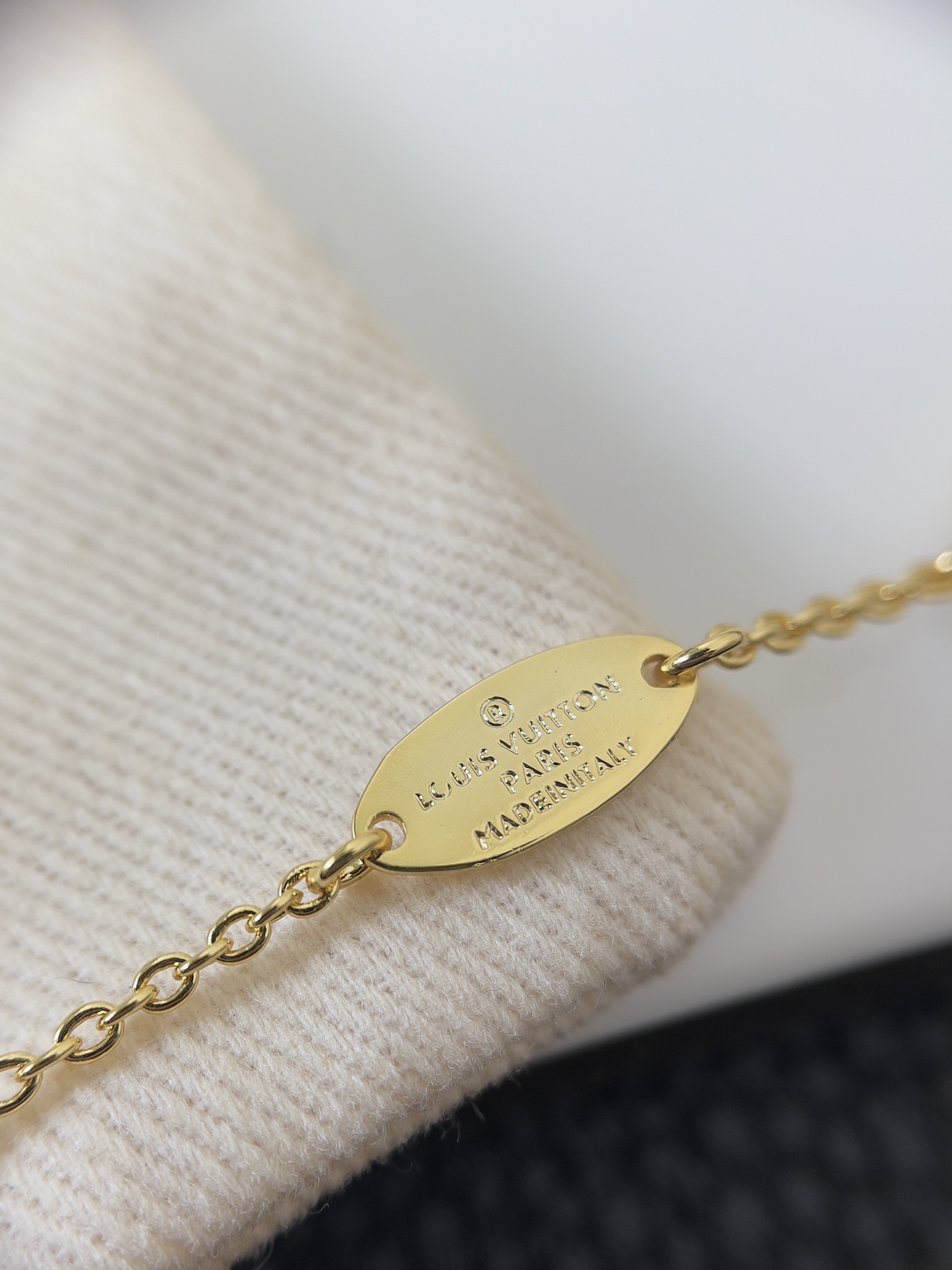 Luxury Gold LV Monogram Flower Necklace & Bracelet Set for Women