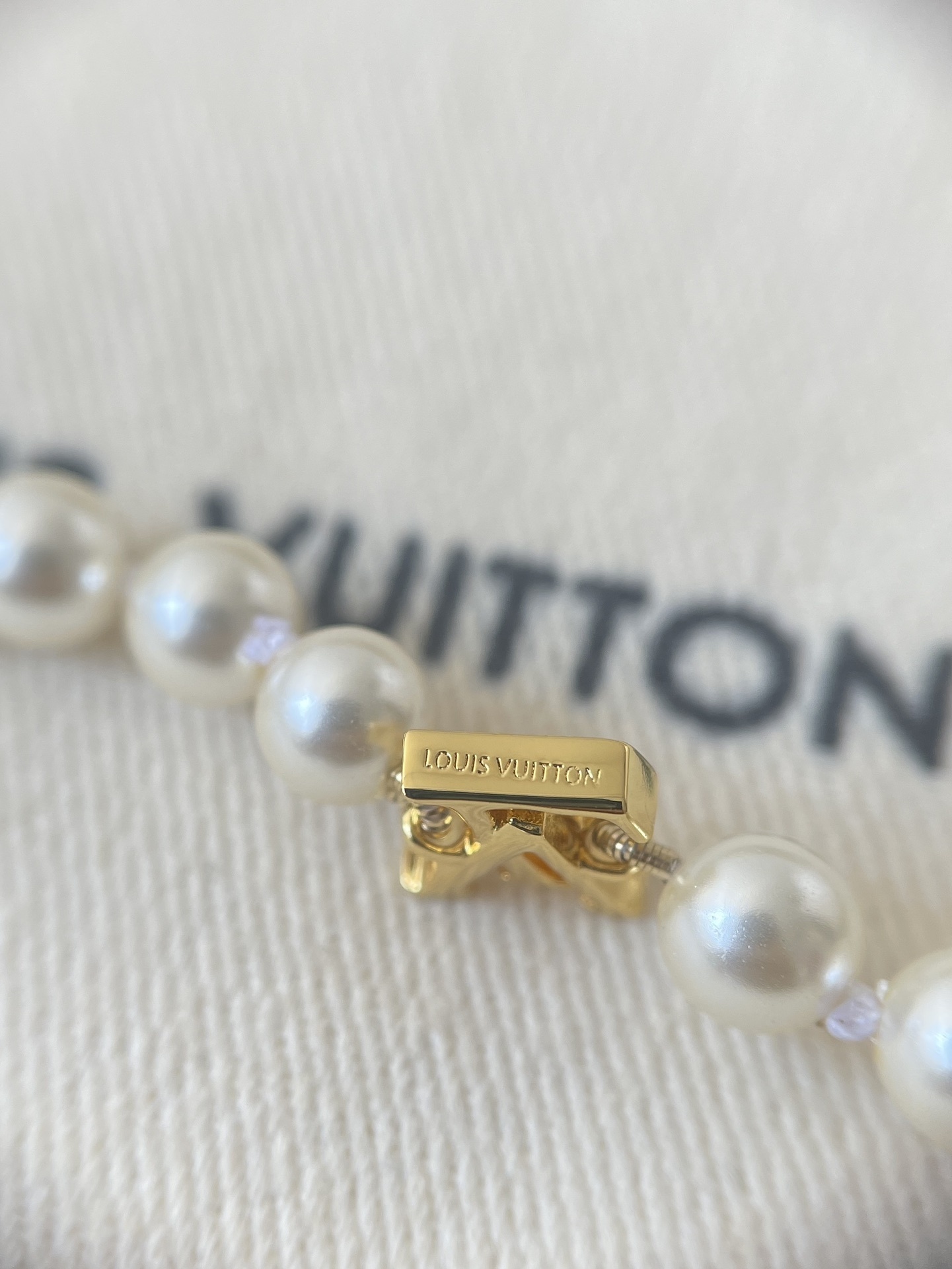 Elegant LV Monogram White Pearl Necklace - Luxury Fashion Jewelry
