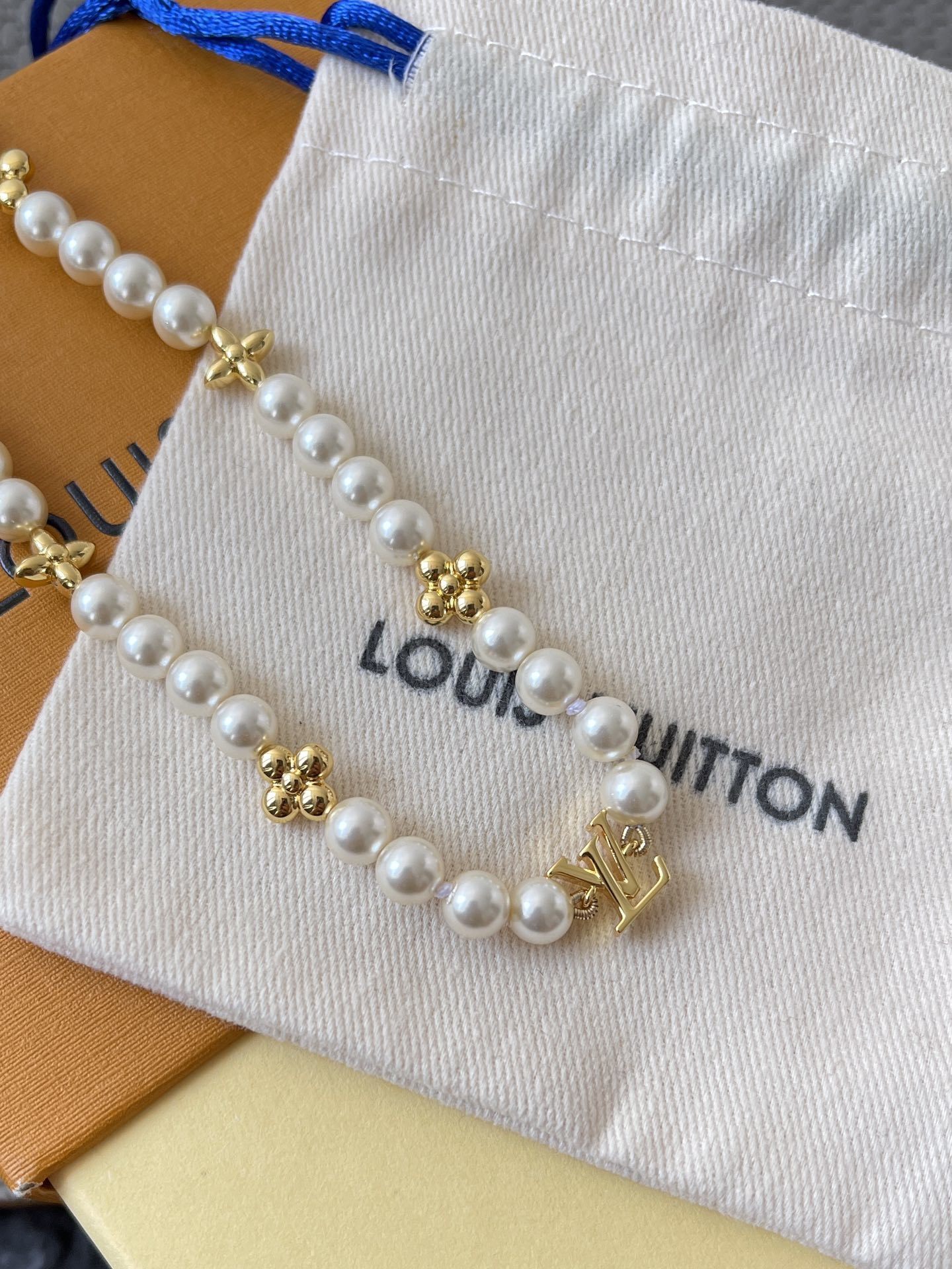 Elegant LV Monogram White Pearl Necklace - Luxury Fashion Jewelry