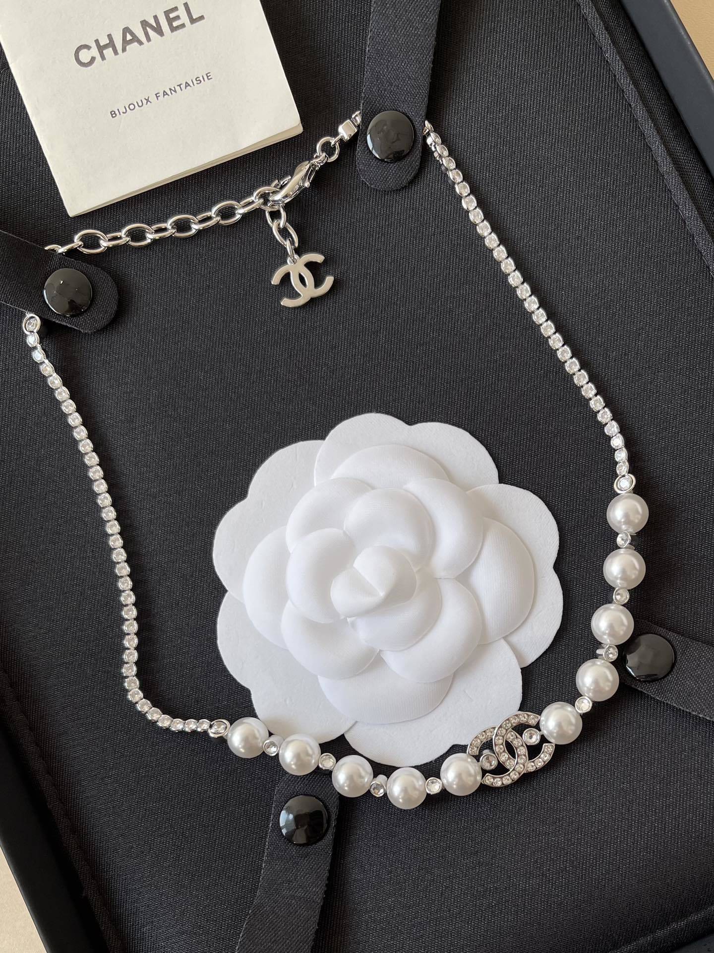 Elegant Silver Pearl Necklace with Sparkling Crystal CC Logo Pendant