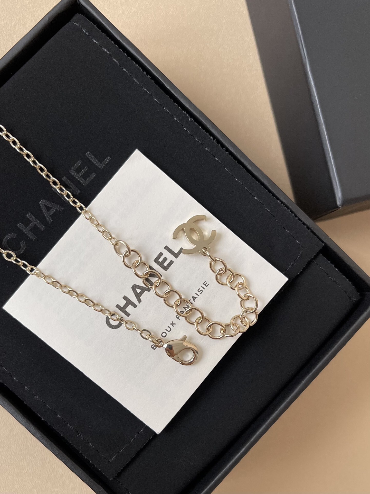 Luxury CC Logo Crystal Round Necklace & Stud Earrings Jewelry Set