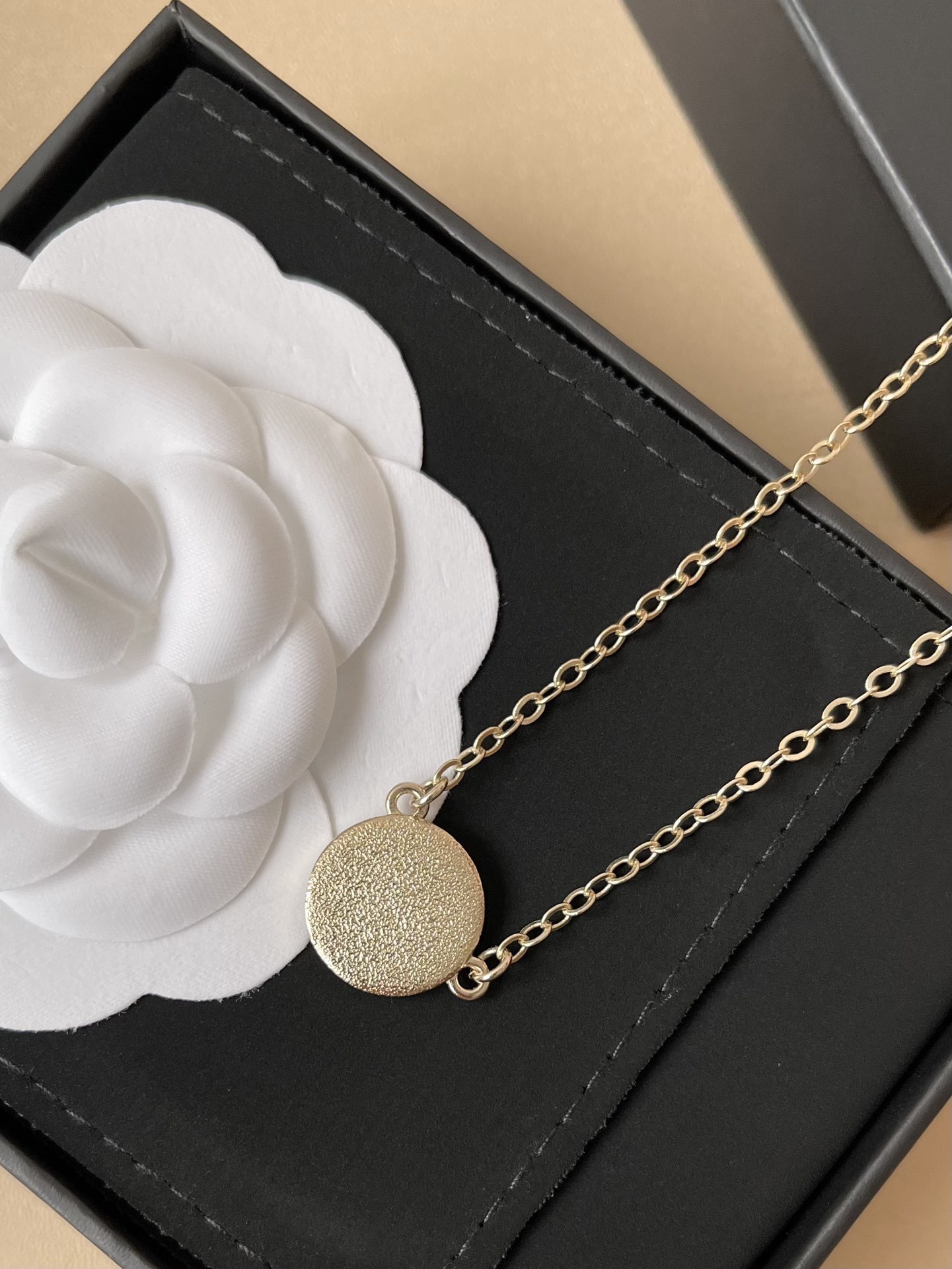 Luxury CC Logo Crystal Round Necklace & Stud Earrings Jewelry Set