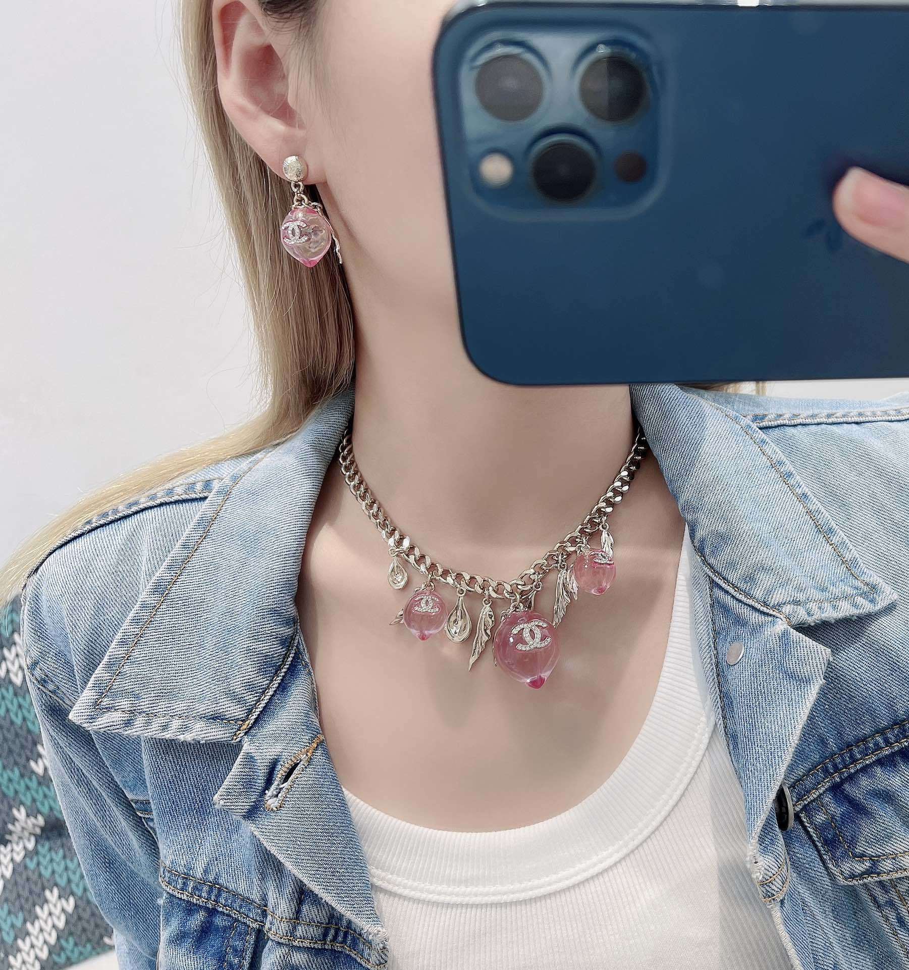 Chanel 2024/25 Métiers d'art Pink Resin & Gold Charm Necklace