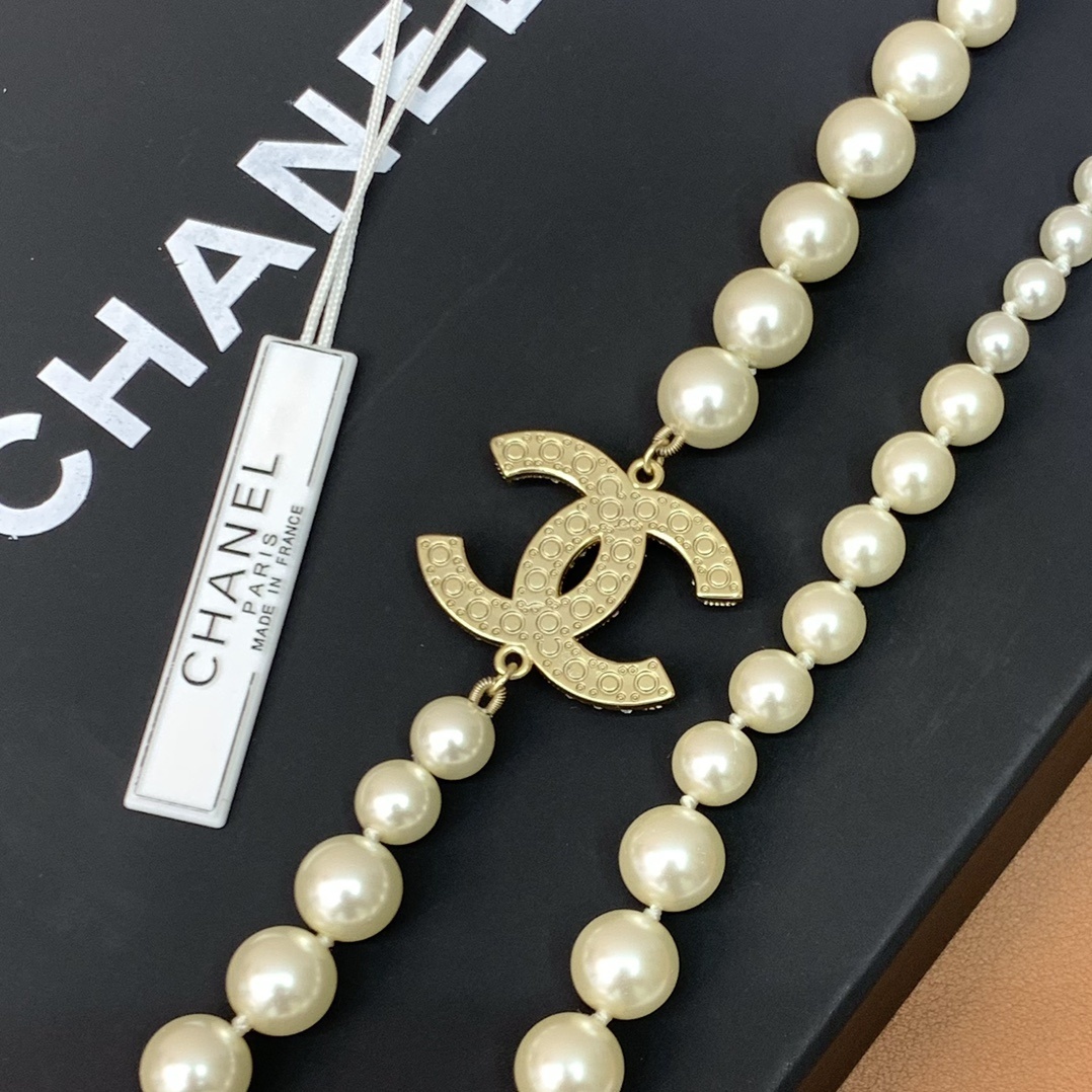 Elegant Pearl Choker Necklace with Crystal Double C Charm