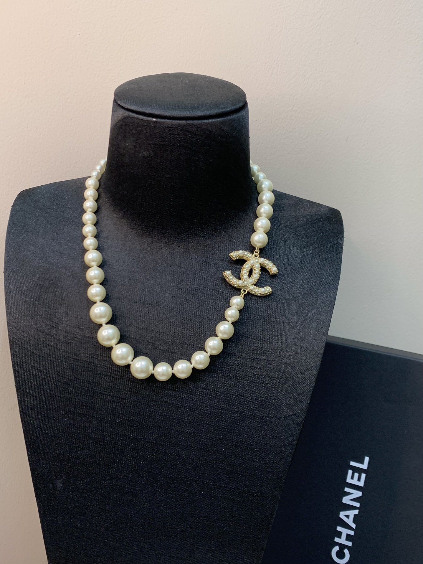 Elegant Pearl Choker Necklace with Crystal Double C Charm
