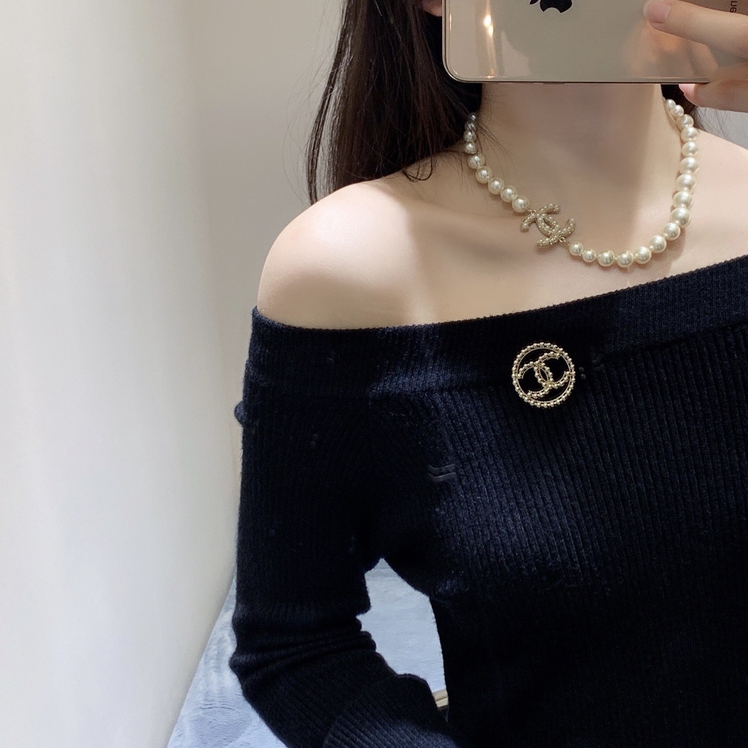 Elegant Pearl Choker Necklace with Crystal Double C Charm