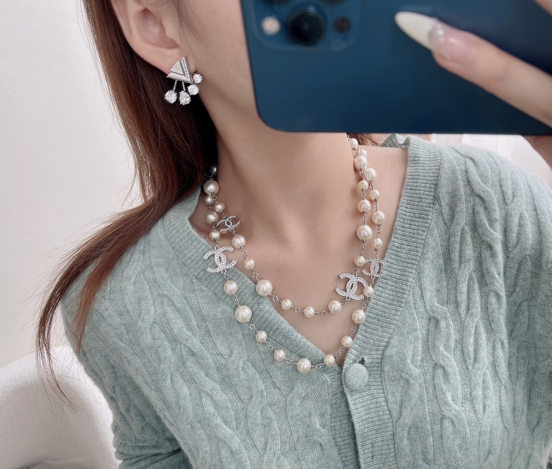 Luxury Pearl Long Necklace with Crystal Double C Logo Charms