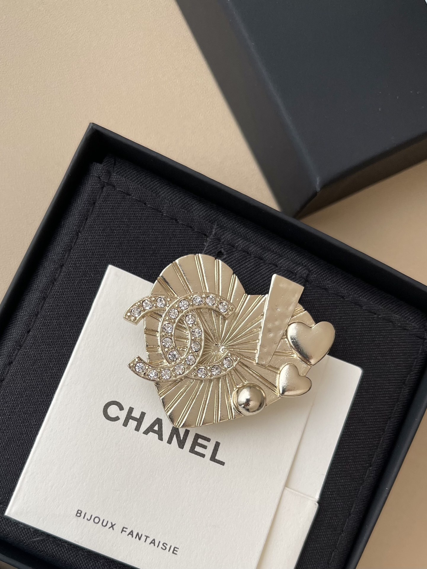 Elegant Crystal CC Heart Brooch Gold Finish - FW 2025/26 Collection