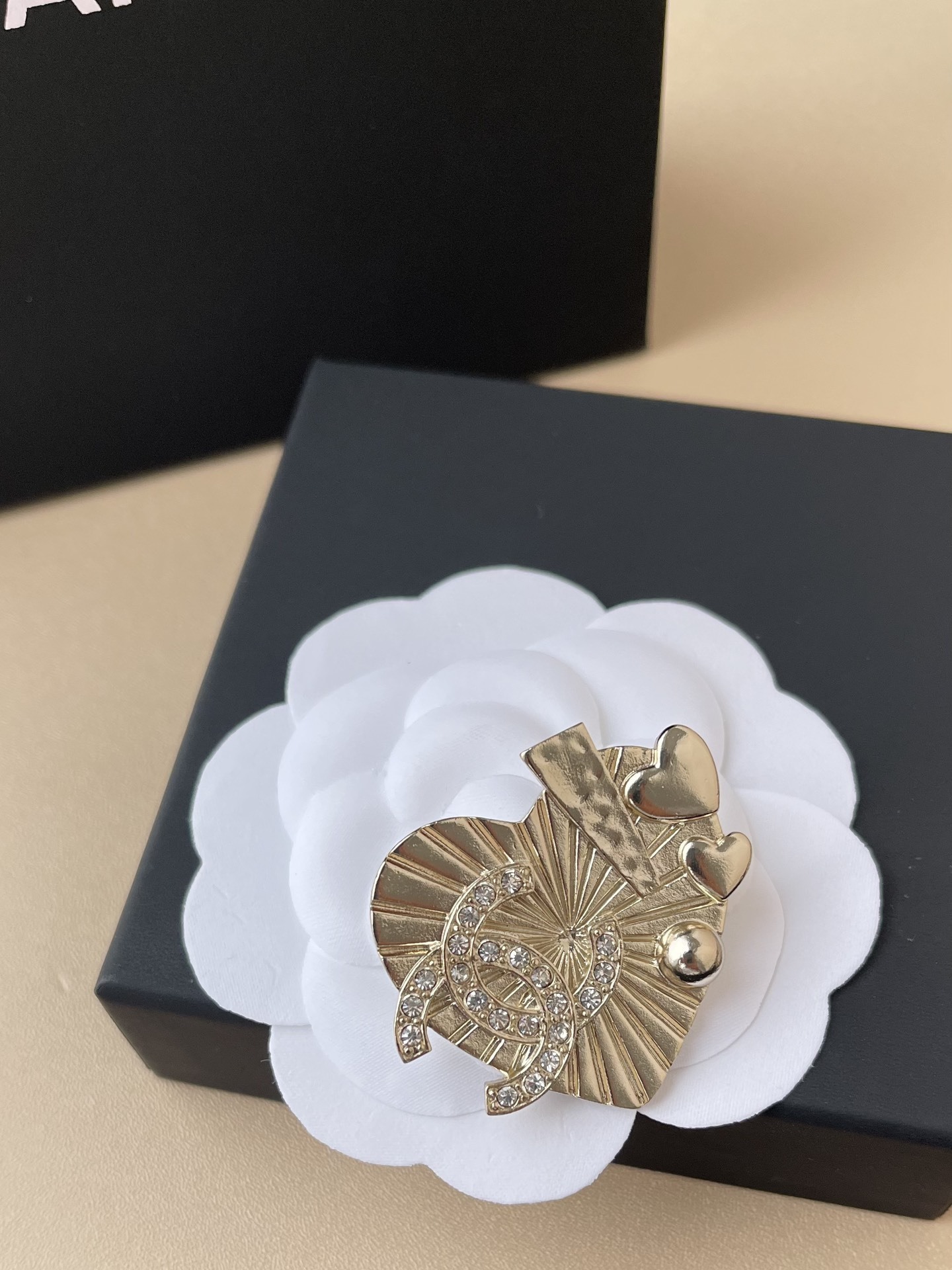 Elegant Crystal CC Heart Brooch Gold Finish - FW 2025/26 Collection