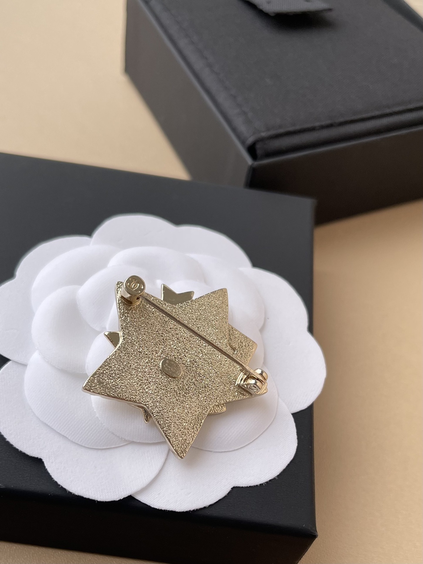 Luxury Chanel Star Brooch No 5 Crystal Embellished Gold Accessory