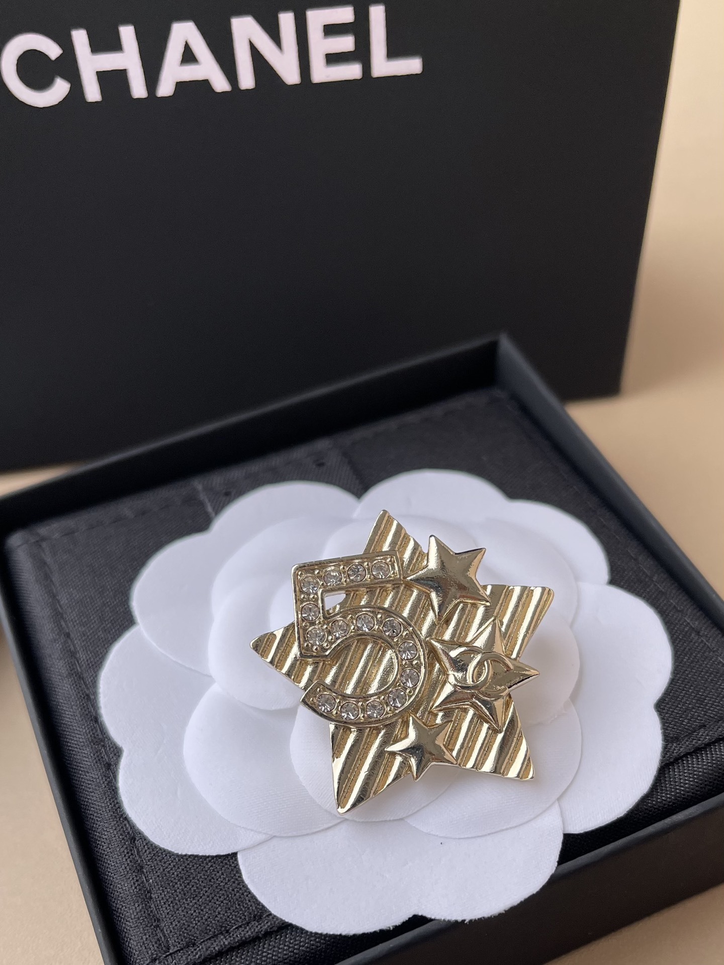 Luxury Chanel Star Brooch No 5 Crystal Embellished Gold Accessory