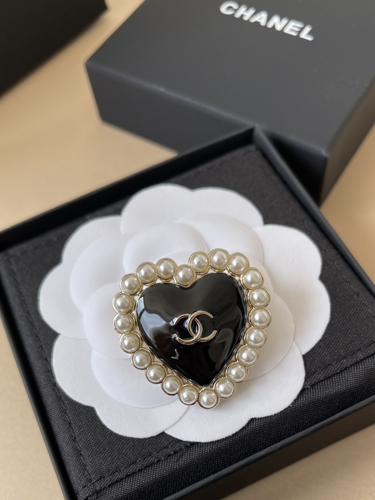 Luxury CC Heart Brooch with Black Enamel and Pearl Border