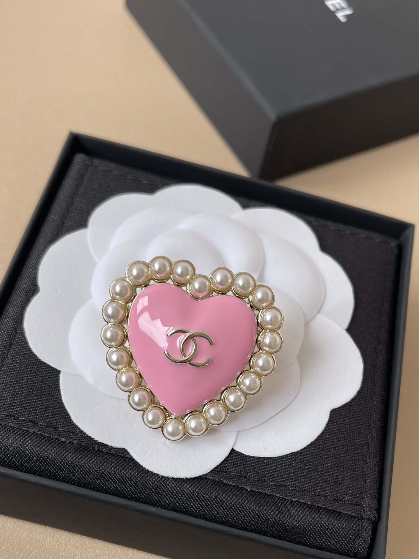 Luxury Chanel Pink Heart Pearl Brooch - Elegant Designer Accessory