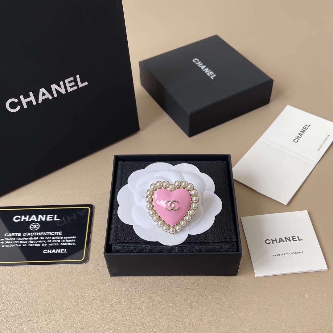 Luxury Chanel Pink Heart Pearl Brooch - Elegant Designer Accessory