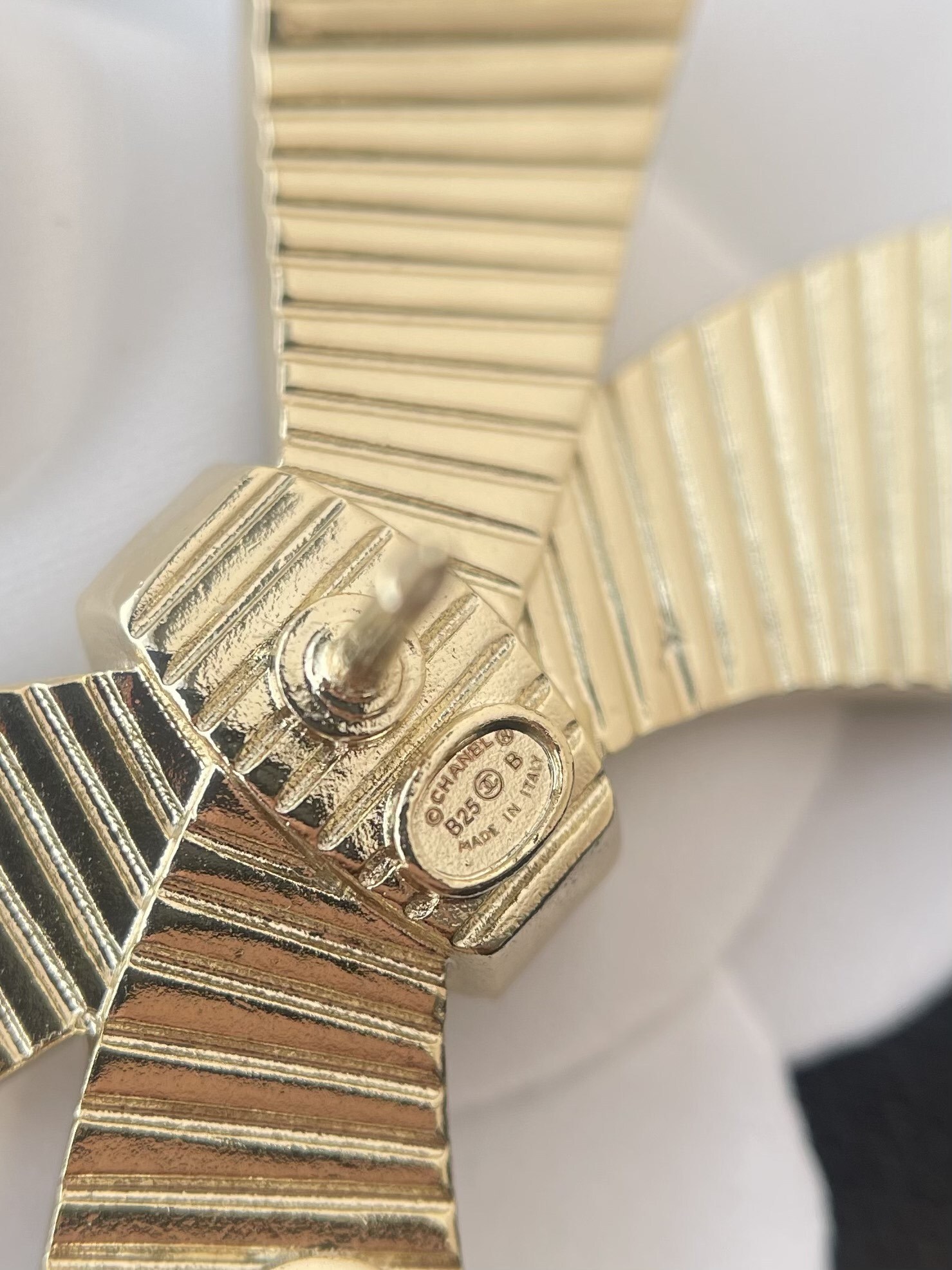 Chanel Bow Brooch Metal Resin & Strass Black Gold Crystal CC Logo