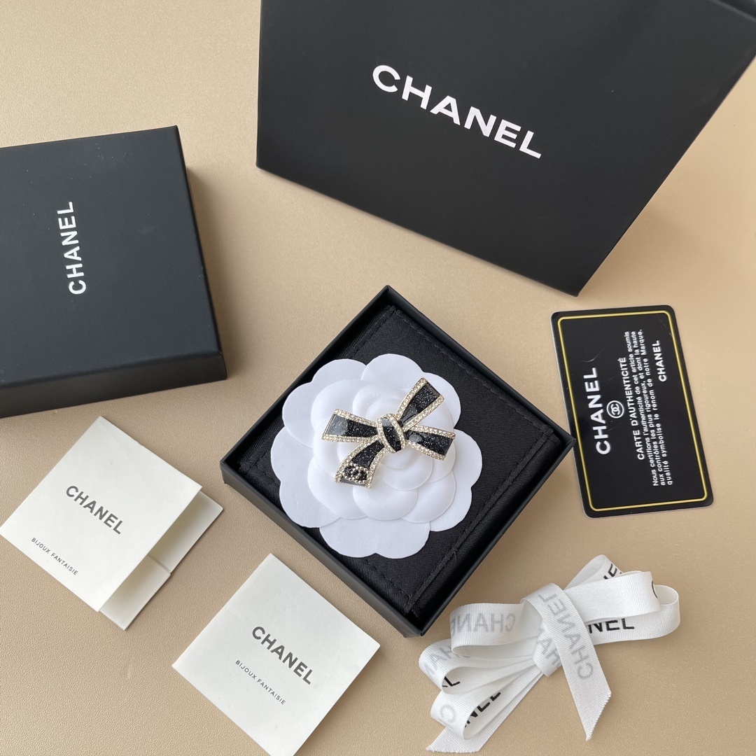 Chanel Bow Brooch Metal Resin & Strass Black Gold Crystal CC Logo