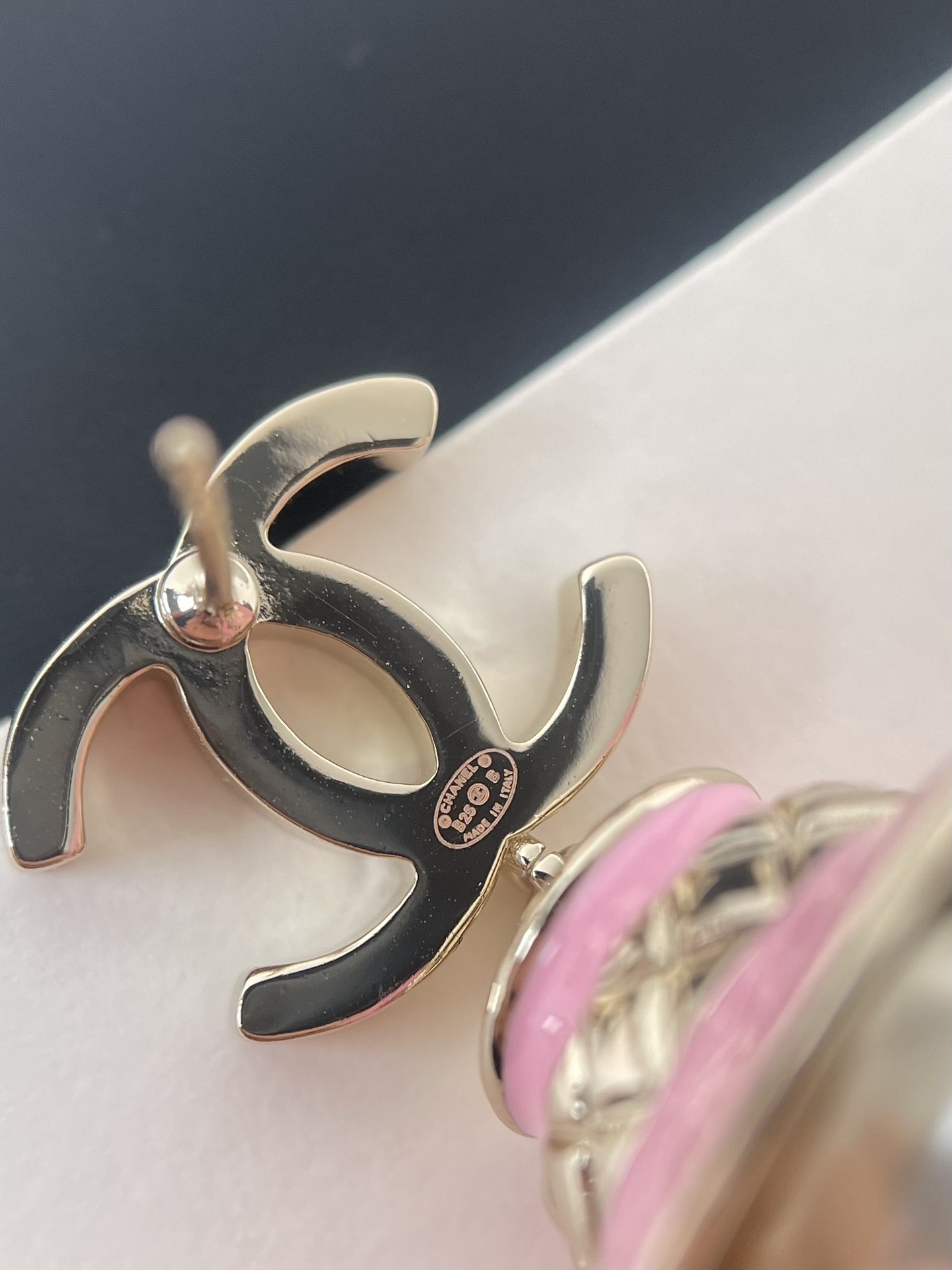 Luxury Fashion Robot Jewelry Set - Heart Sunglasses & CC Logo Design