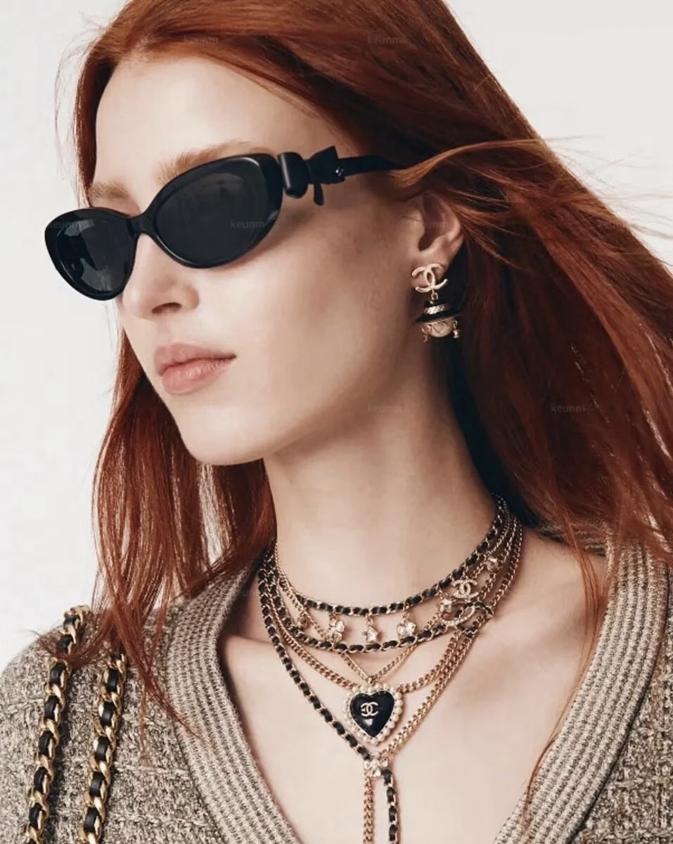 Luxury Fashion Robot Jewelry Set - Heart Sunglasses & CC Logo Design