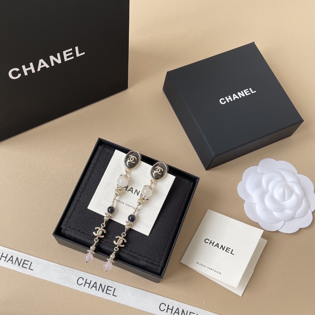 Chanel 2024/25 Métiers d'Art Pendant Earrings with Pearls & Gems
