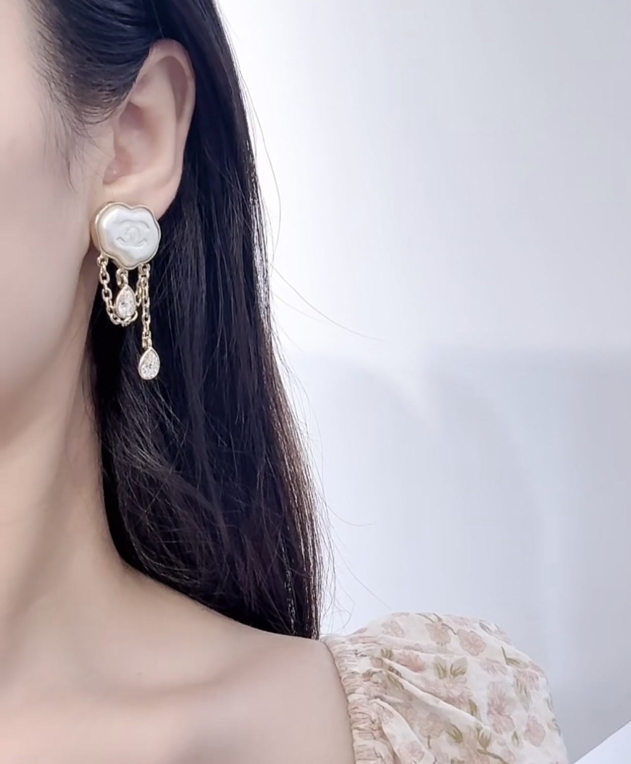 Chanel CC Logo Heart Pearl & Crystal Teardrop Dangle Earrings