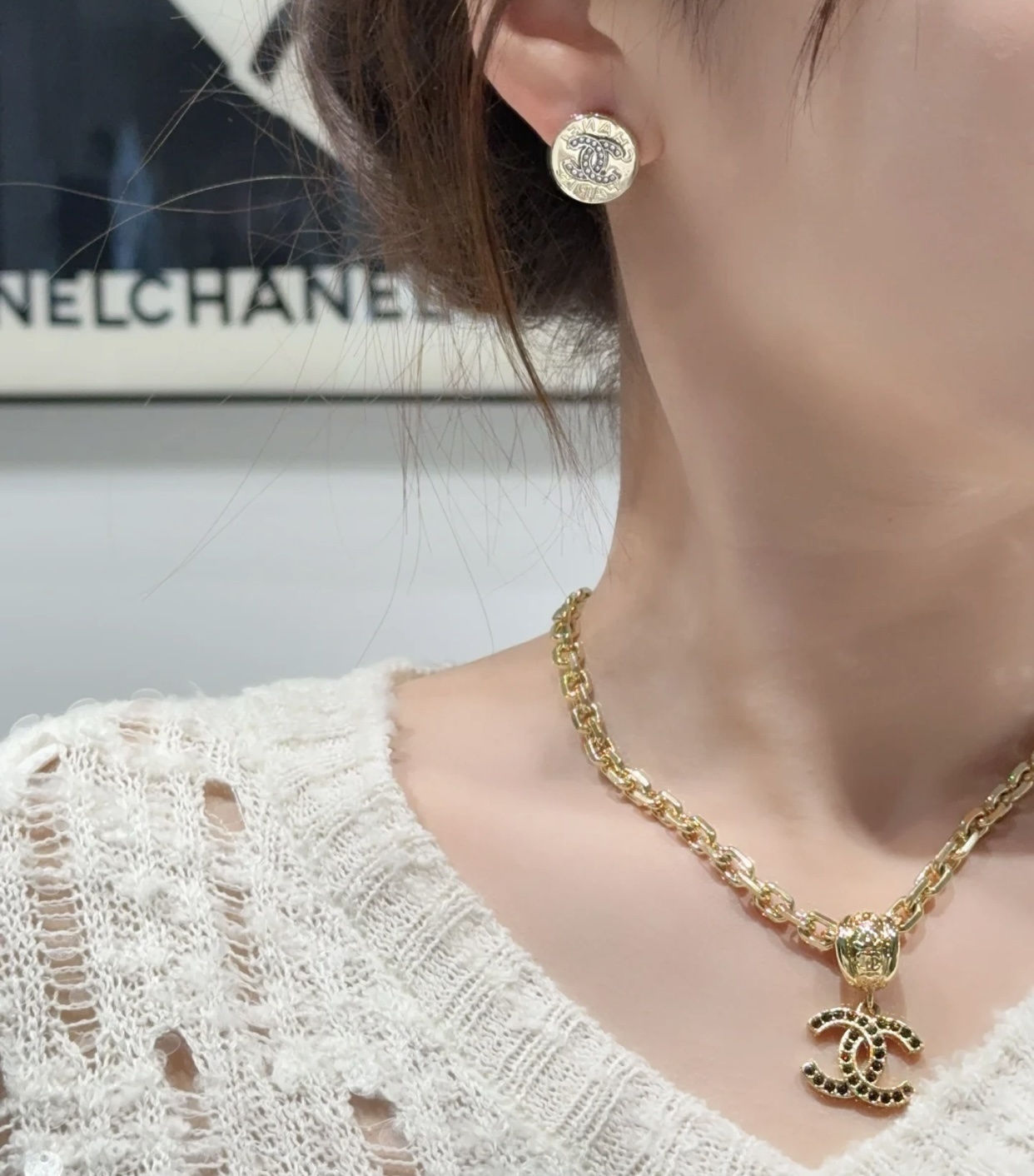 Elegant CC Logo Paris Crystal Round Stud Earrings - Luxury Gold