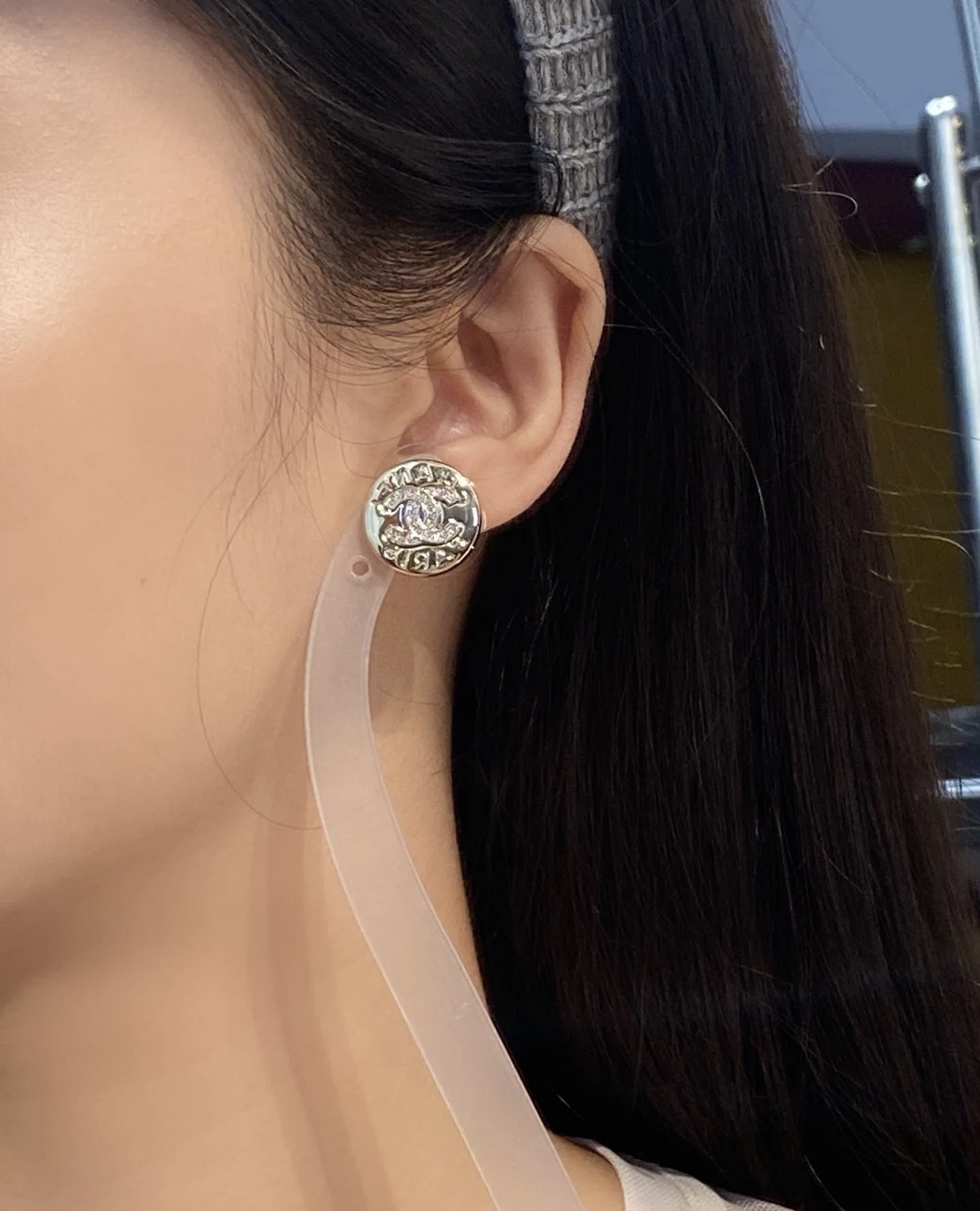 Elegant CC Logo Paris Crystal Round Stud Earrings - Luxury Gold