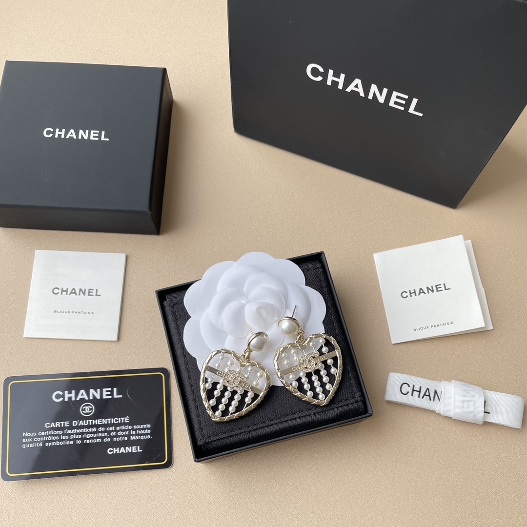 Chanel Heart Pearl Earrings with Crystal CC Logo - Gold Tone