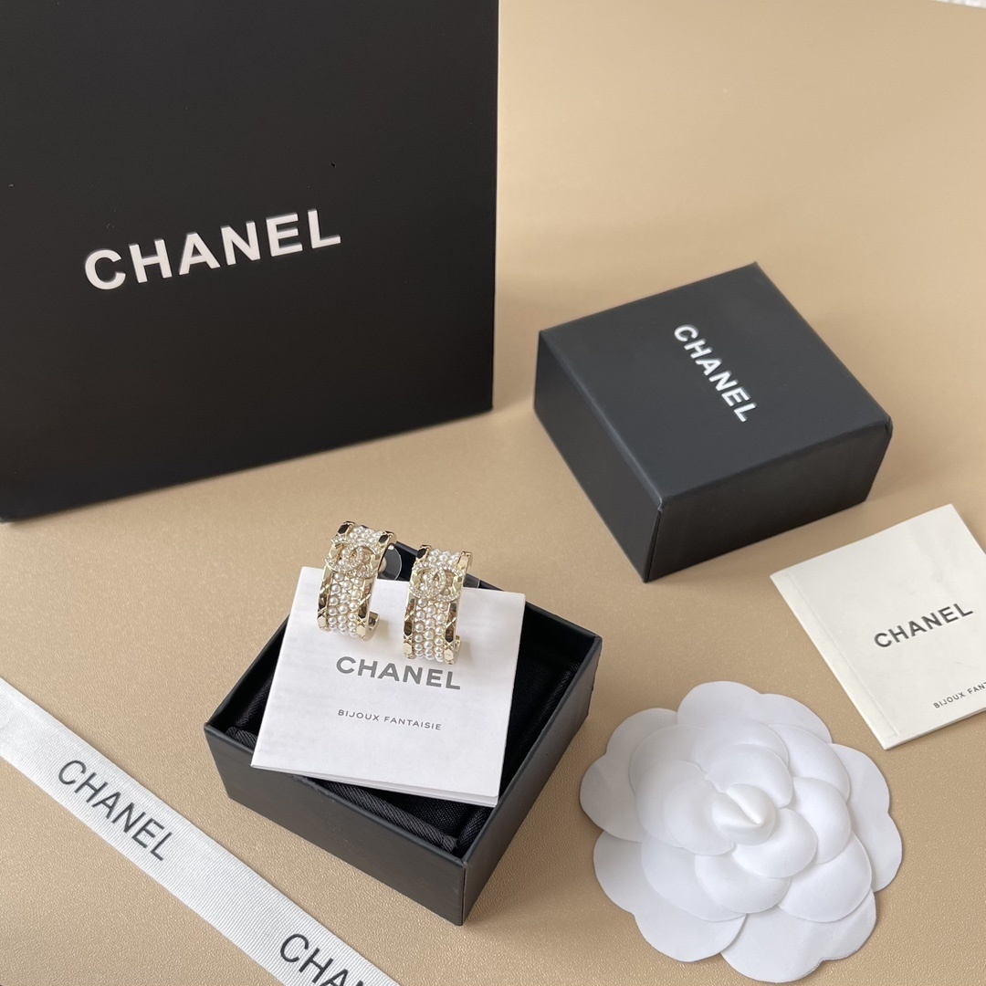 Luxury Gold CC Logo Pearl Hoop Earrings with Crystal Accents