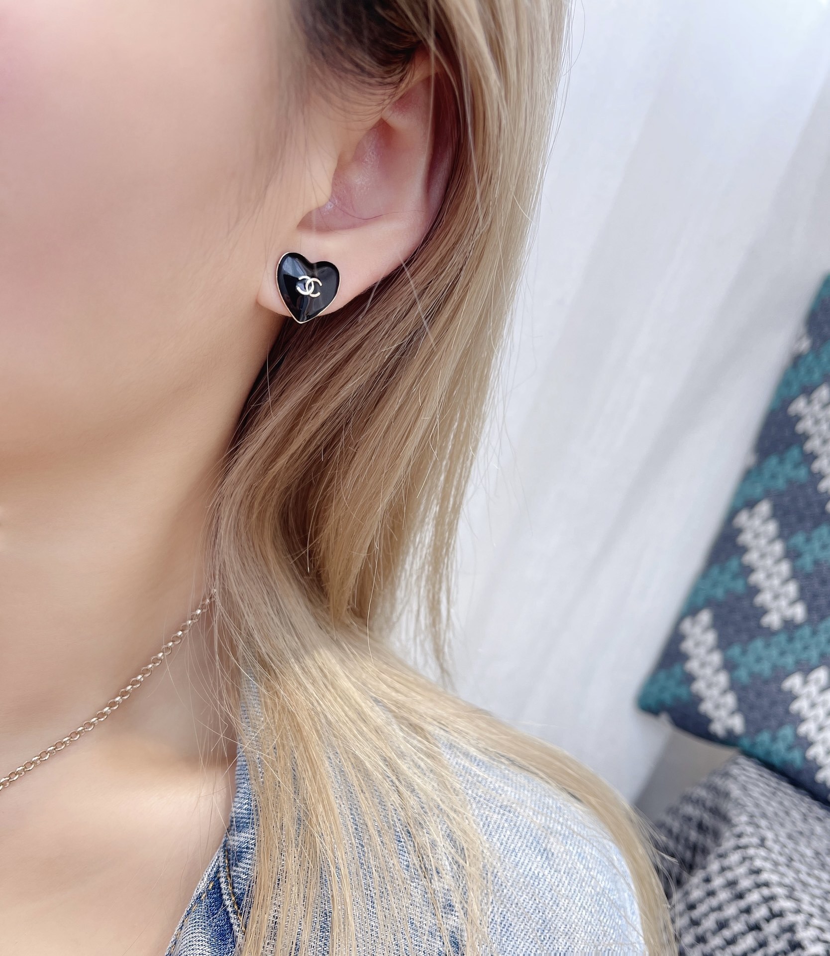 Luxury Black Heart Stud Earrings with Silver CC Logo - Classic Design